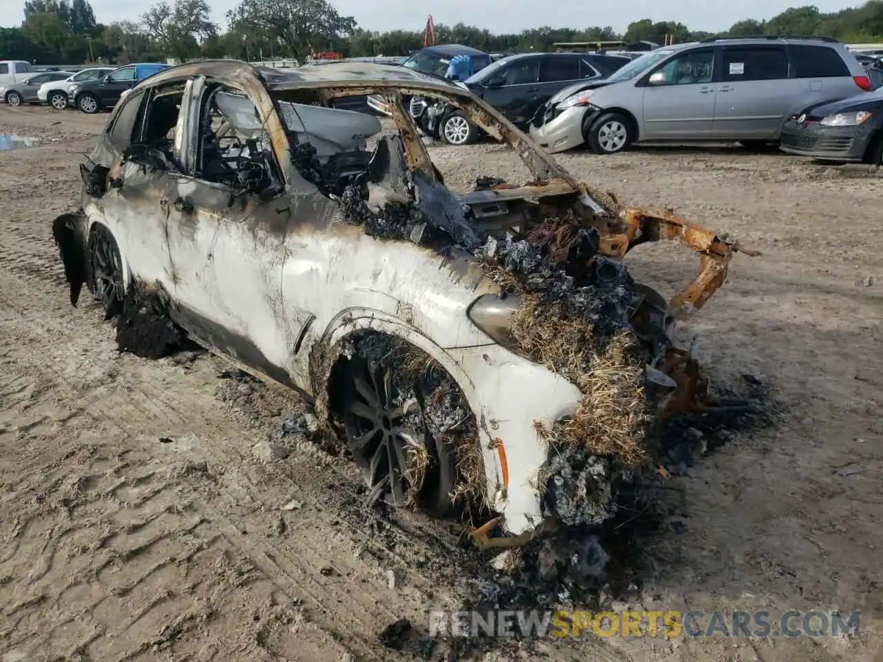 1 Photograph of a damaged car 5UXTY5C06L9C16483 BMW X3 2020