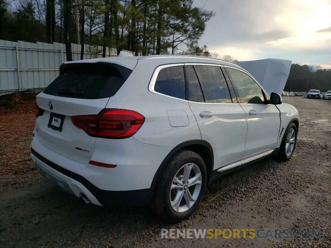 4 Photograph of a damaged car 5UXTY5C06L9C60662 BMW X3 2020