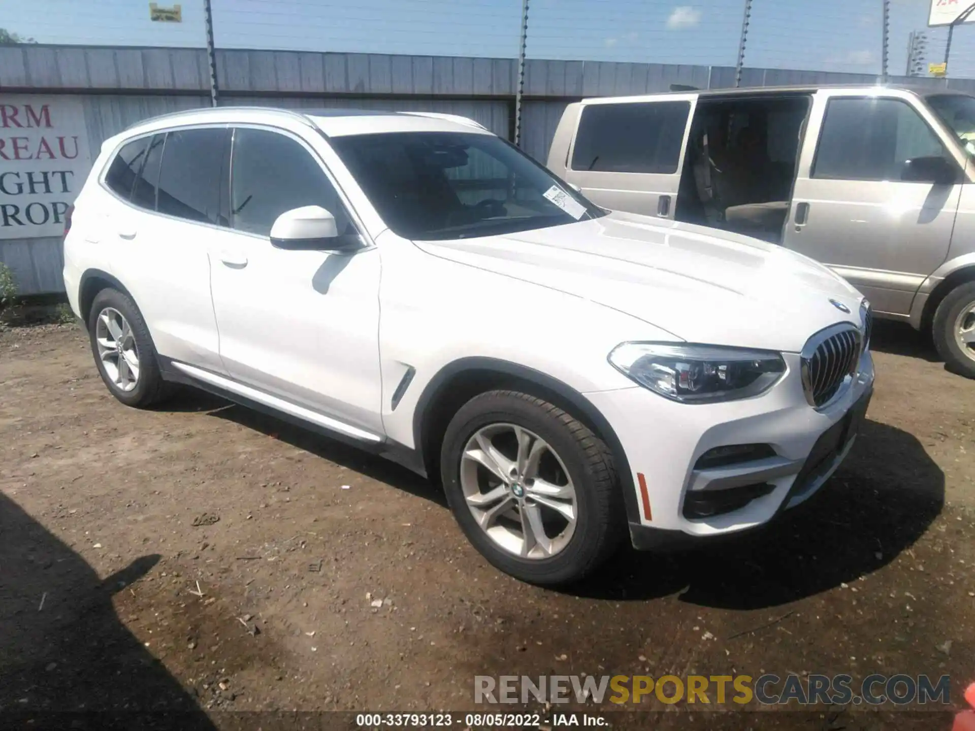 1 Photograph of a damaged car 5UXTY5C06LLE58001 BMW X3 2020