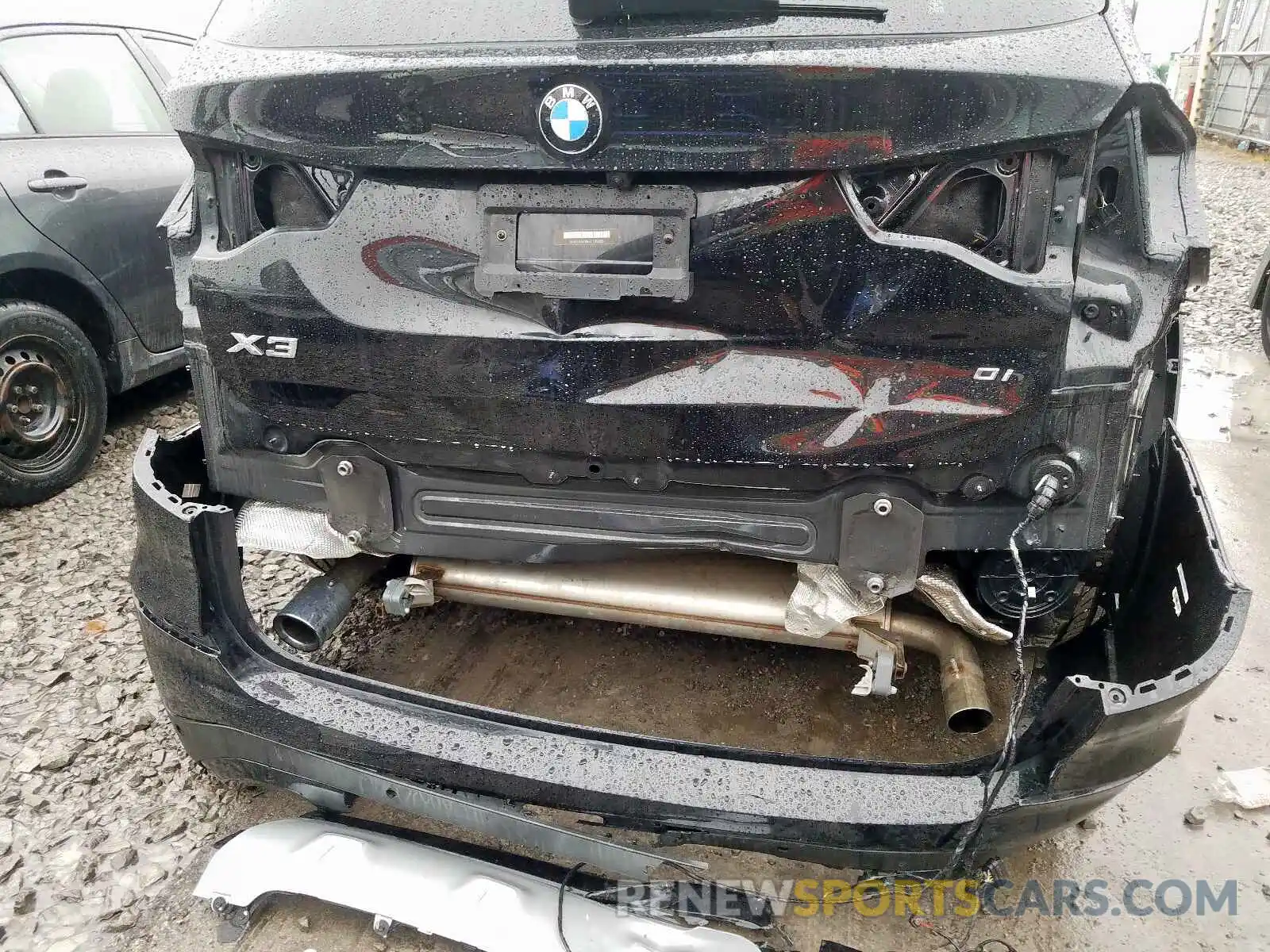 9 Photograph of a damaged car 5UXTY5C06LLT35005 BMW X3 2020