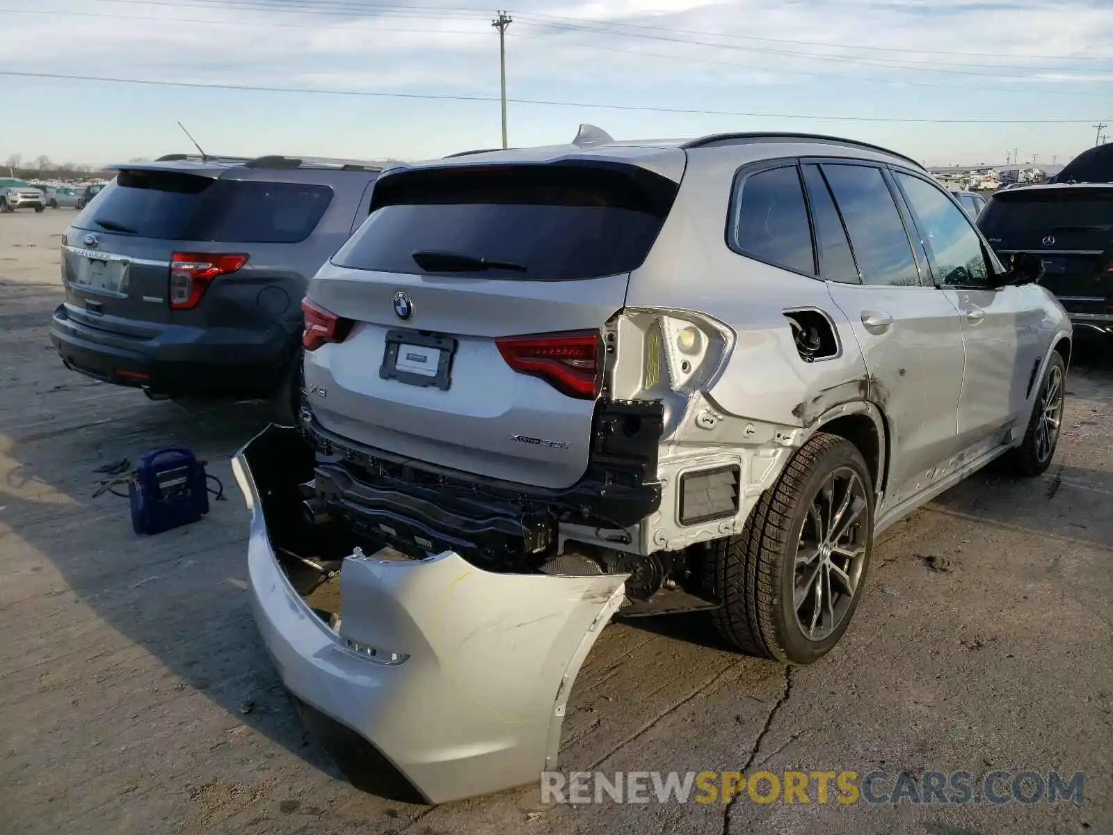 4 Фотография поврежденного автомобиля 5UXTY5C07L9C44194 BMW X3 2020