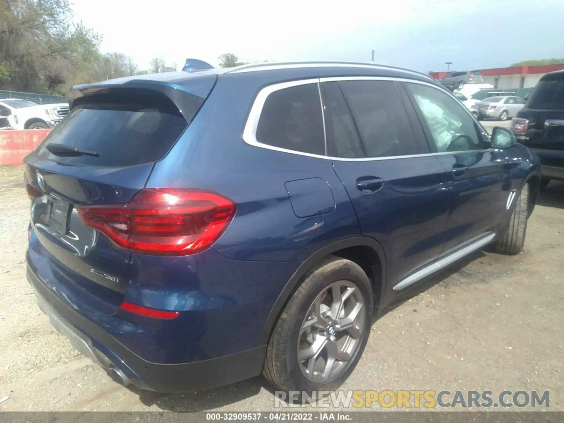 4 Фотография поврежденного автомобиля 5UXTY5C07L9D47664 BMW X3 2020