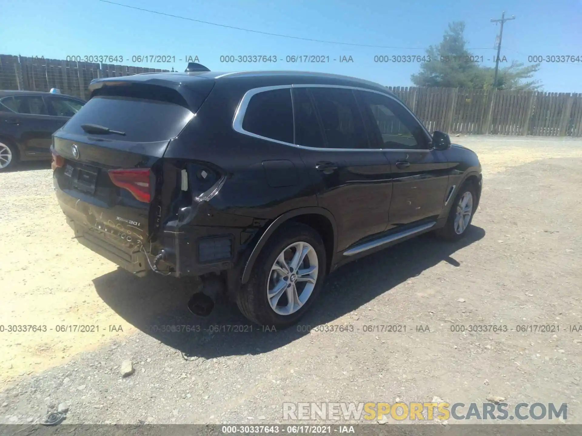 4 Photograph of a damaged car 5UXTY5C07LLT31965 BMW X3 2020