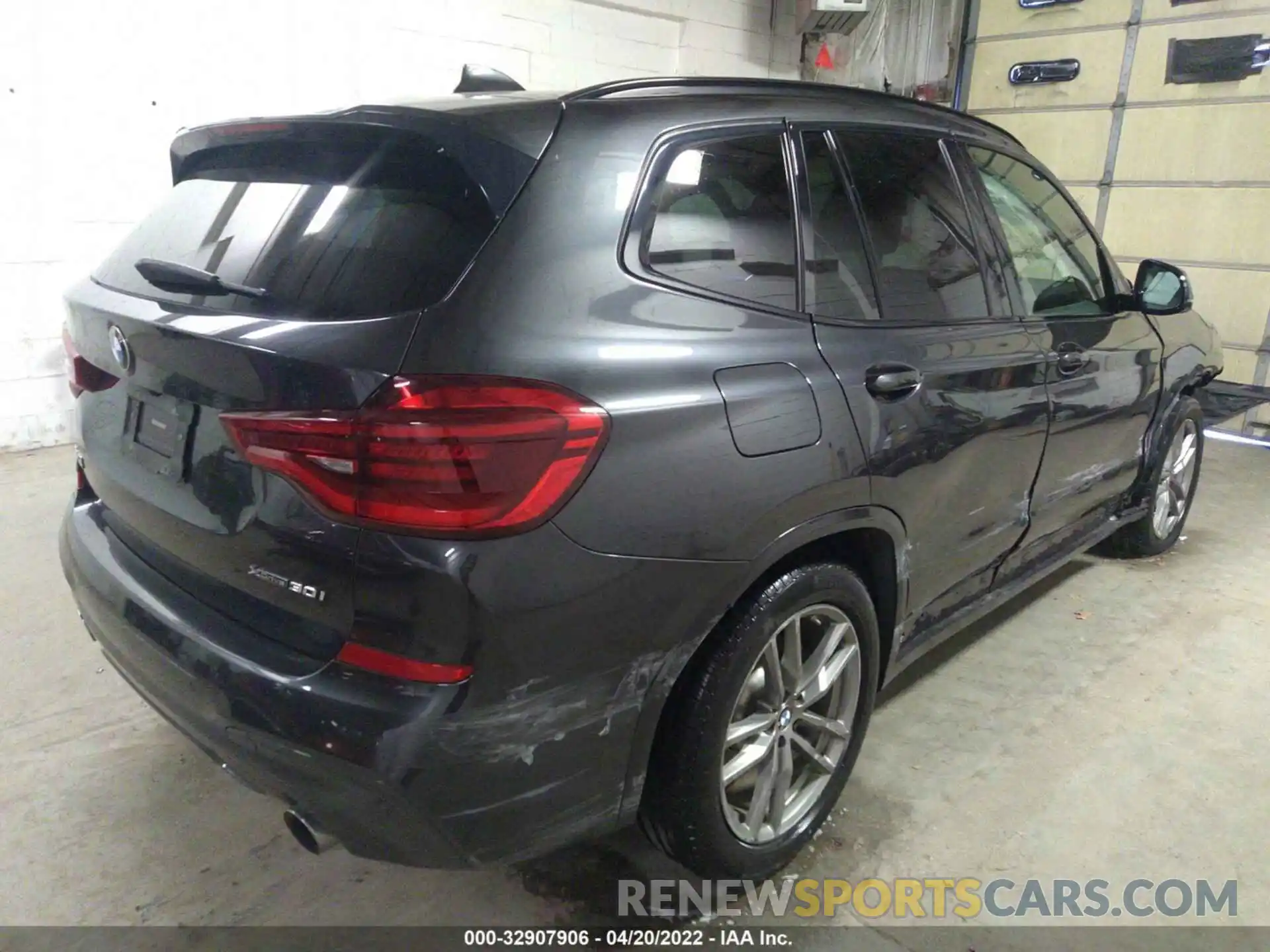 4 Фотография поврежденного автомобиля 5UXTY5C08L9D56728 BMW X3 2020