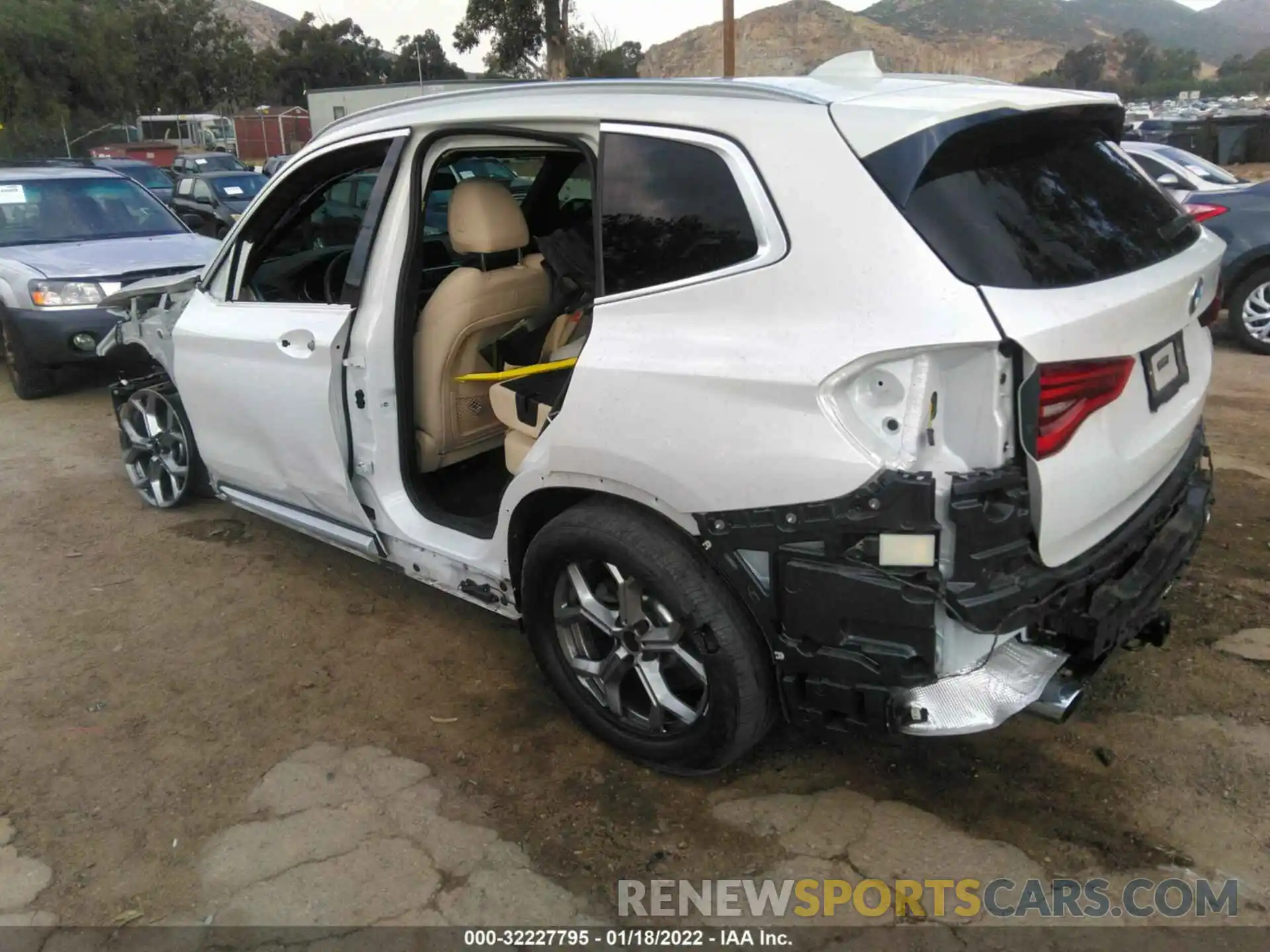 3 Photograph of a damaged car 5UXTY5C08LLT33417 BMW X3 2020