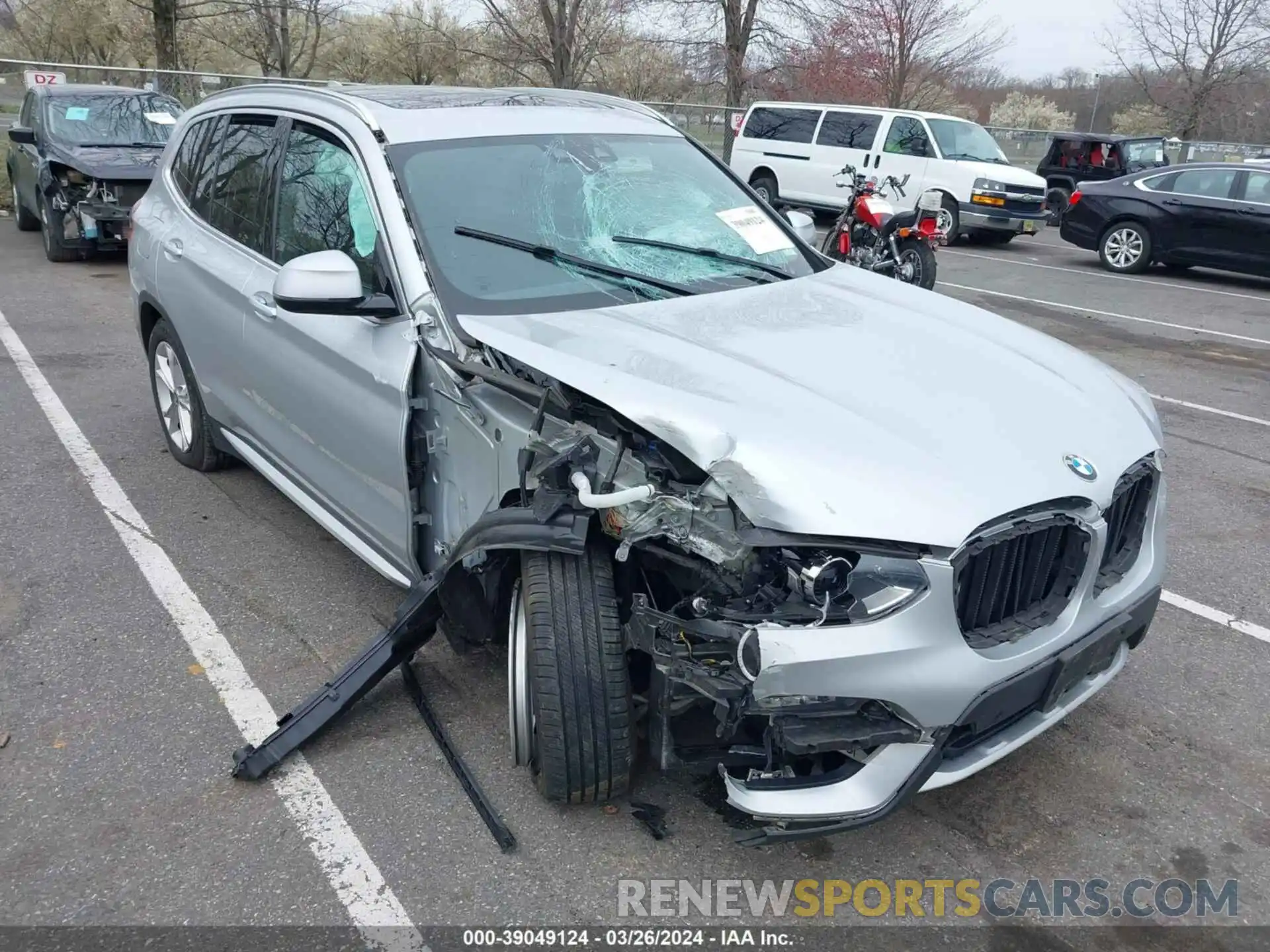 6 Photograph of a damaged car 5UXTY5C09L9B17107 BMW X3 2020