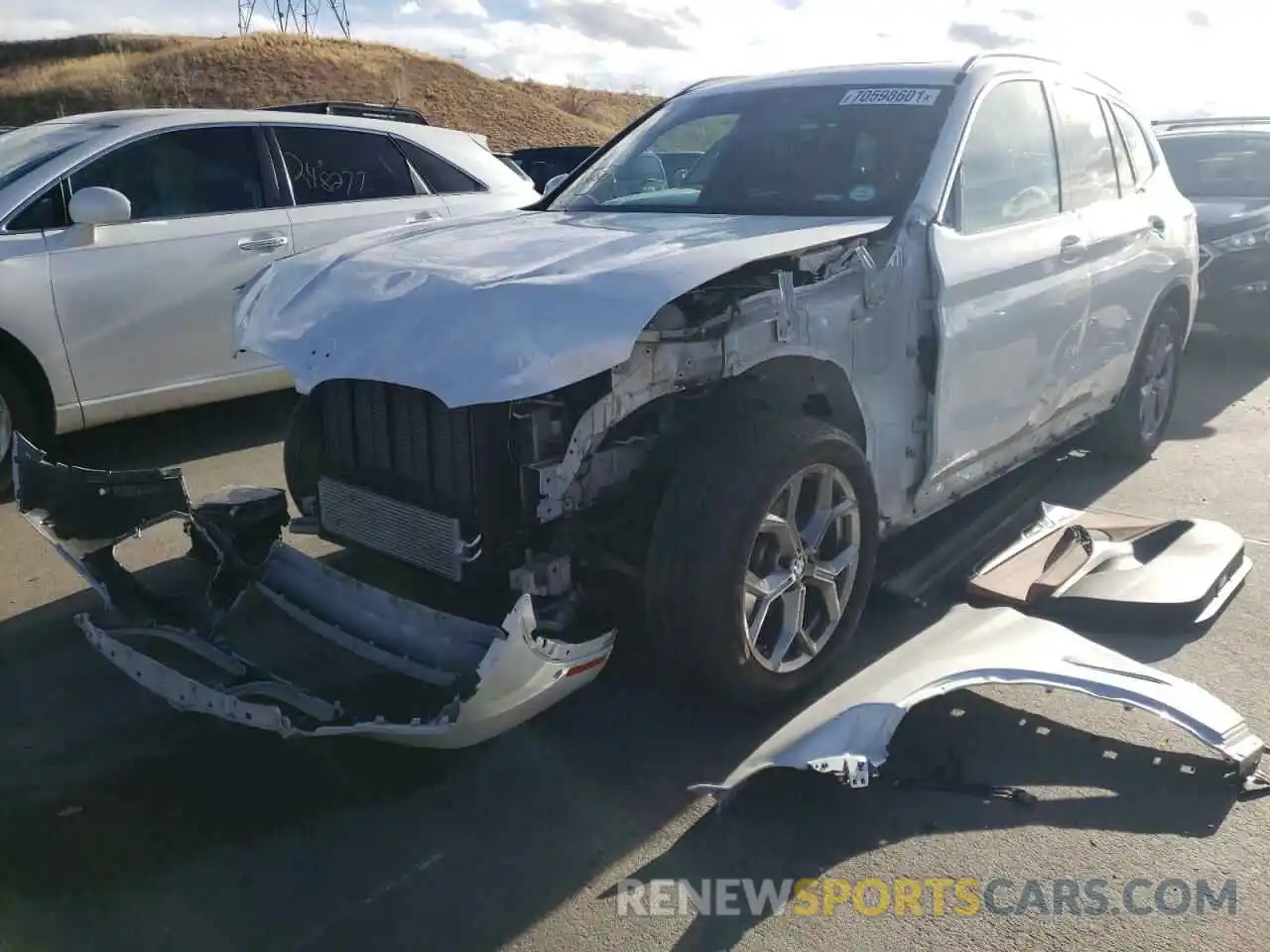 2 Photograph of a damaged car 5UXTY5C09LLT35127 BMW X3 2020