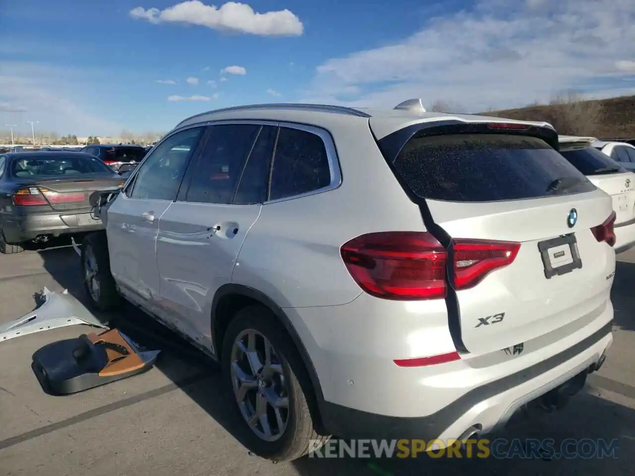 3 Photograph of a damaged car 5UXTY5C09LLT35127 BMW X3 2020