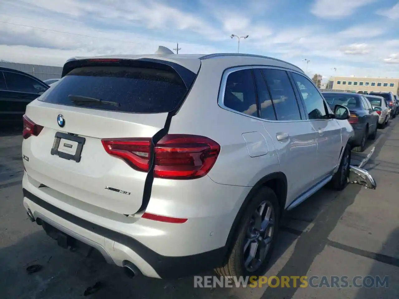 4 Photograph of a damaged car 5UXTY5C09LLT35127 BMW X3 2020