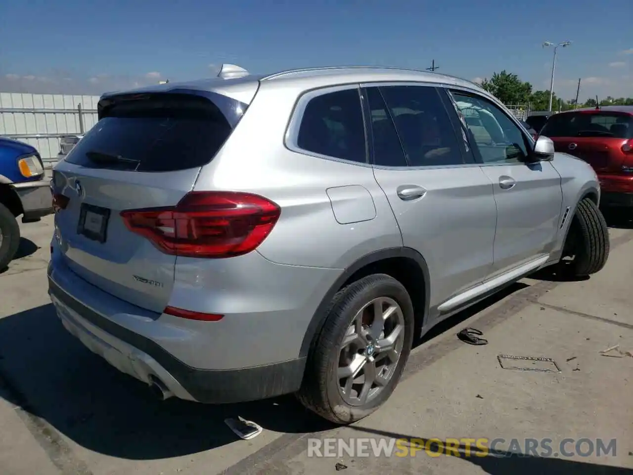 4 Photograph of a damaged car 5UXTY5C09LLT35807 BMW X3 2020