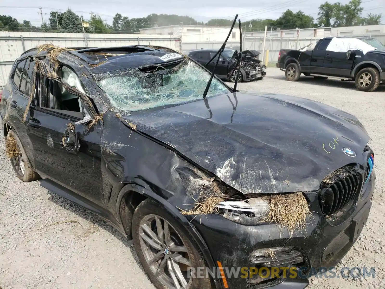 9 Photograph of a damaged car 5UXTY9C01L9B01510 BMW X3 2020