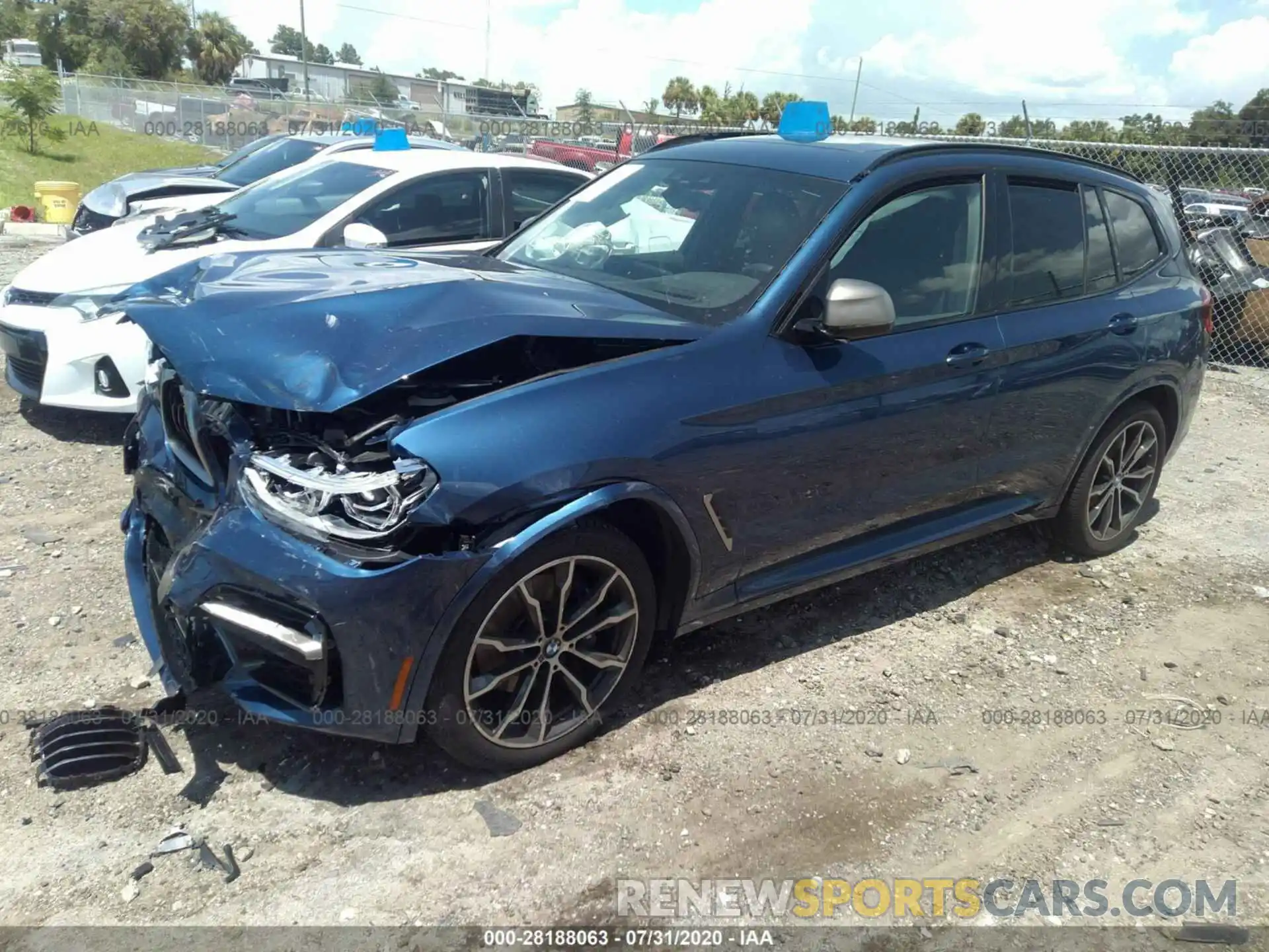 2 Фотография поврежденного автомобиля 5UXTY9C01LLE59807 BMW X3 2020