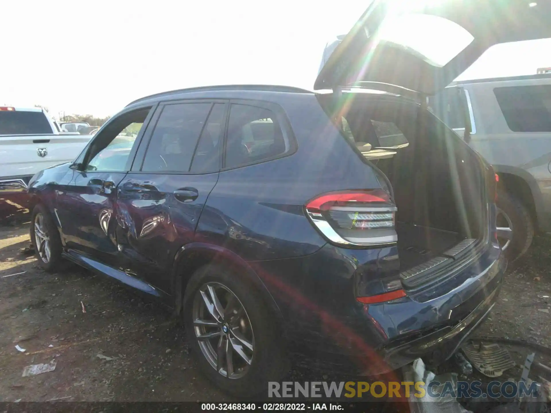 3 Photograph of a damaged car 5UXTY9C03L9C14990 BMW X3 2020