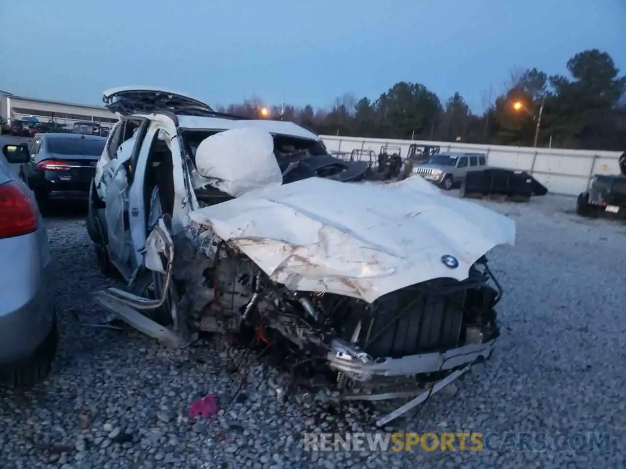 1 Photograph of a damaged car 5YMTS0C00LLT11070 BMW X3 2020