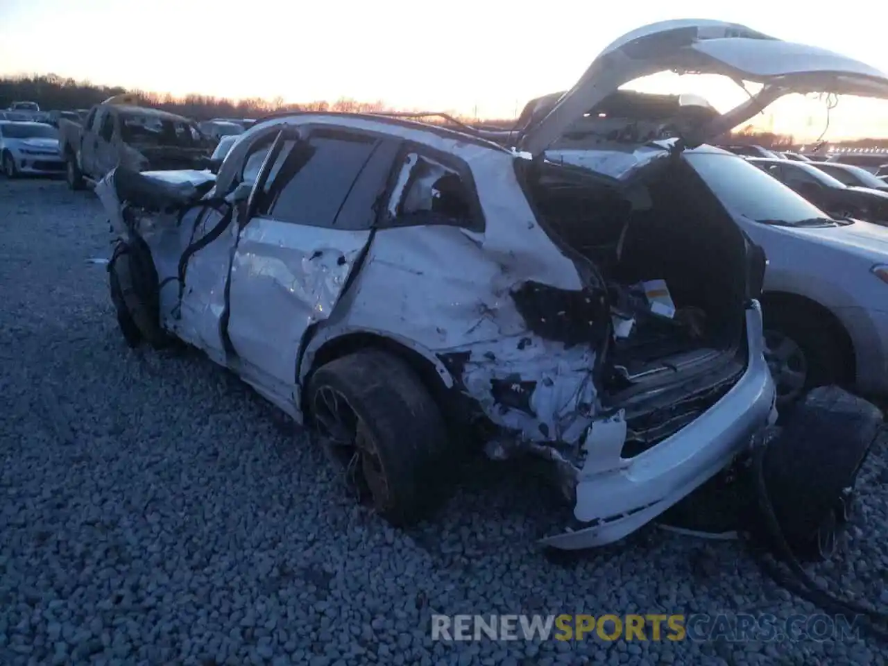 3 Photograph of a damaged car 5YMTS0C00LLT11070 BMW X3 2020