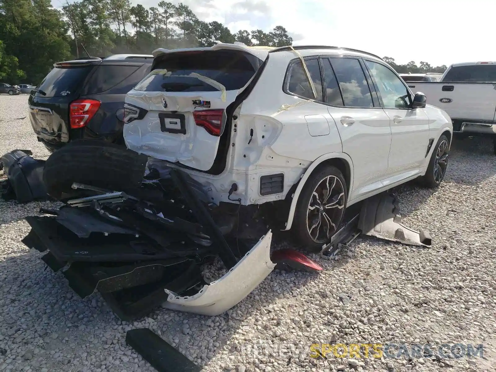 4 Photograph of a damaged car 5YMTS0C03LLT10124 BMW X3 2020