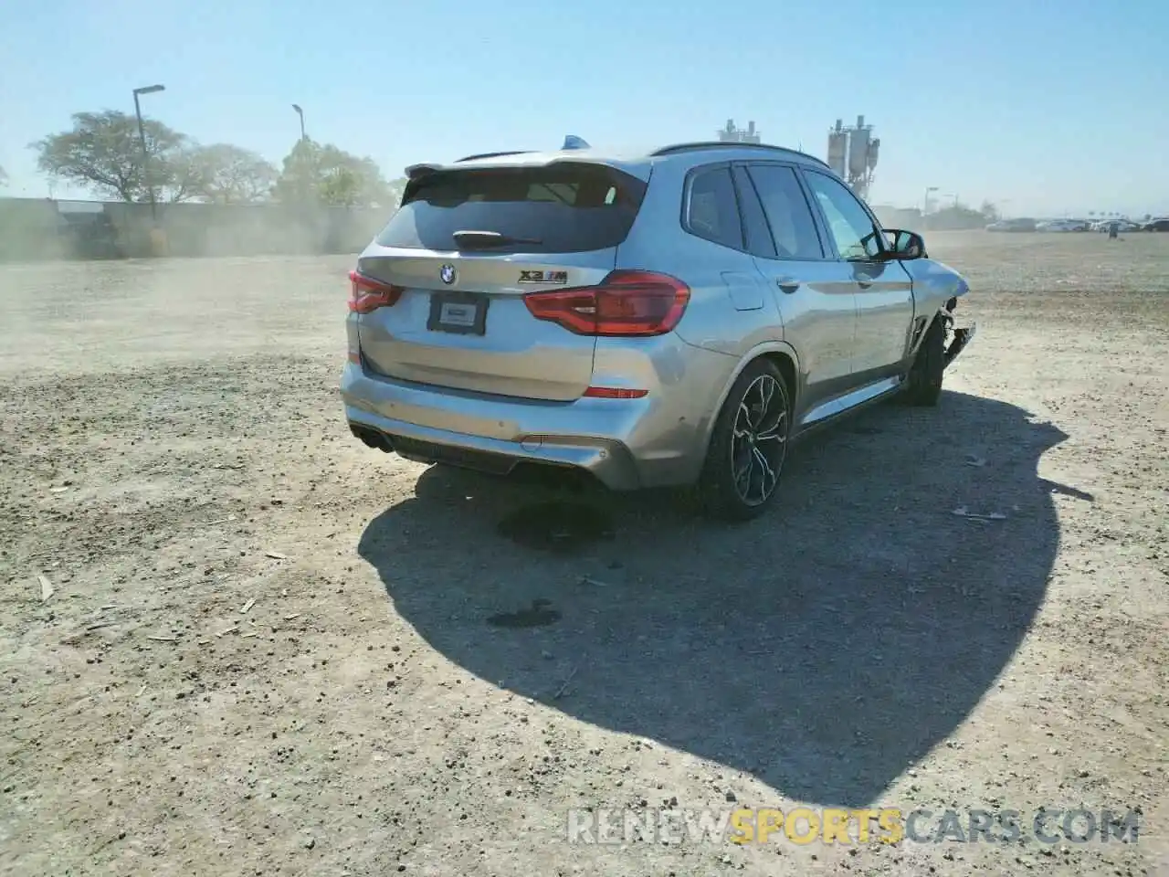 4 Photograph of a damaged car 5YMTS0C04LLT10682 BMW X3 2020