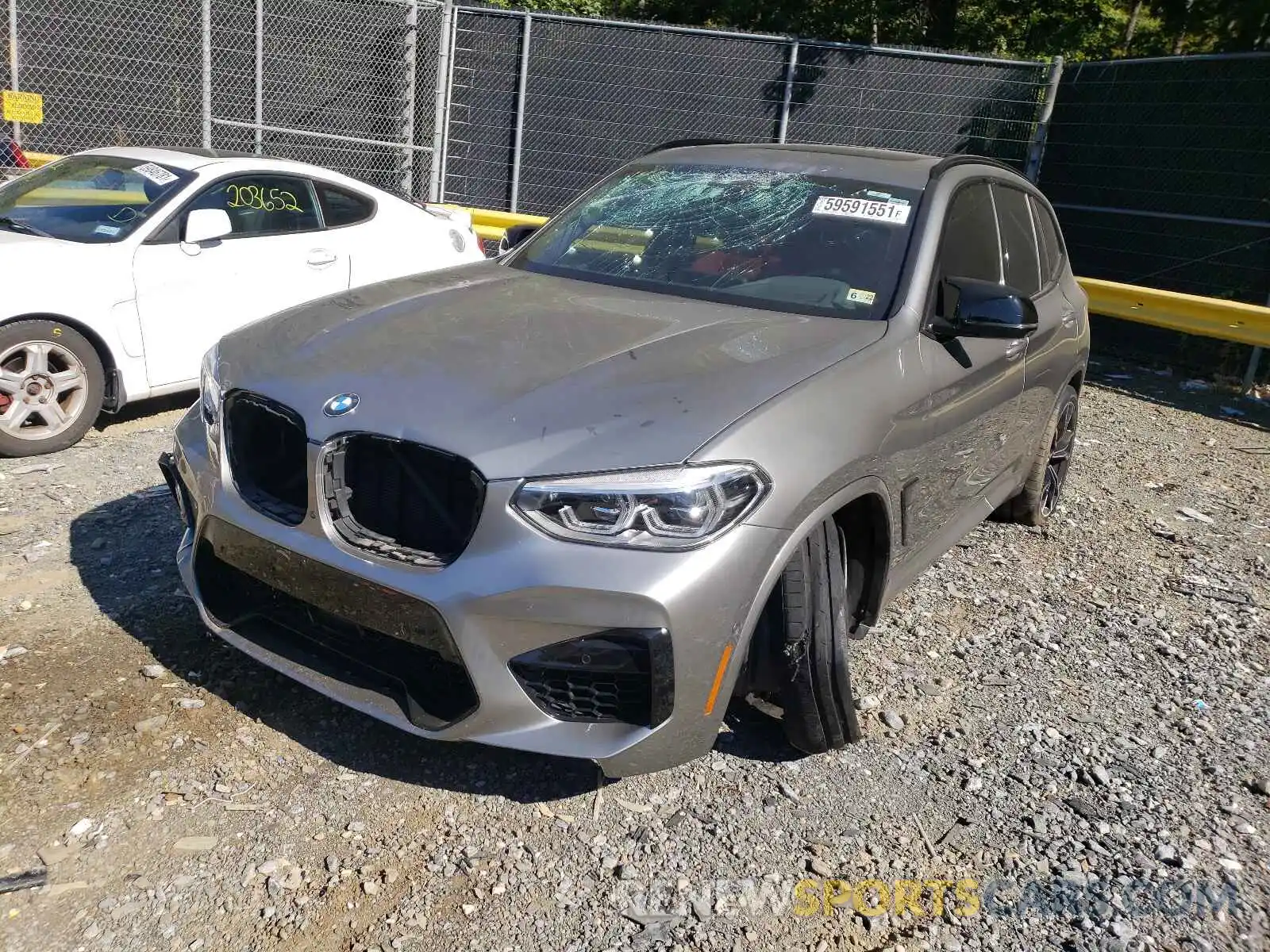 2 Фотография поврежденного автомобиля 5YMTS0C07LLT10403 BMW X3 2020