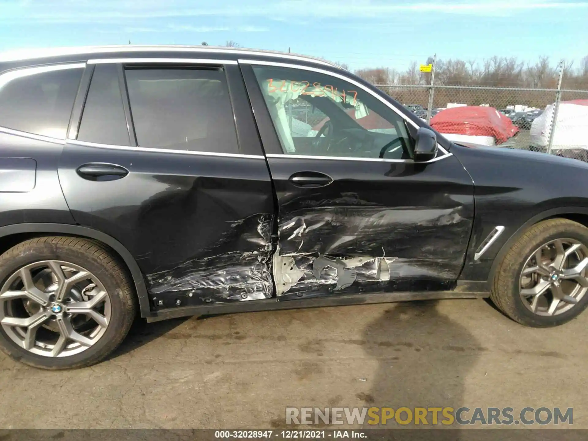 6 Photograph of a damaged car 5UXTS1C03M9G71948 BMW X3 2021