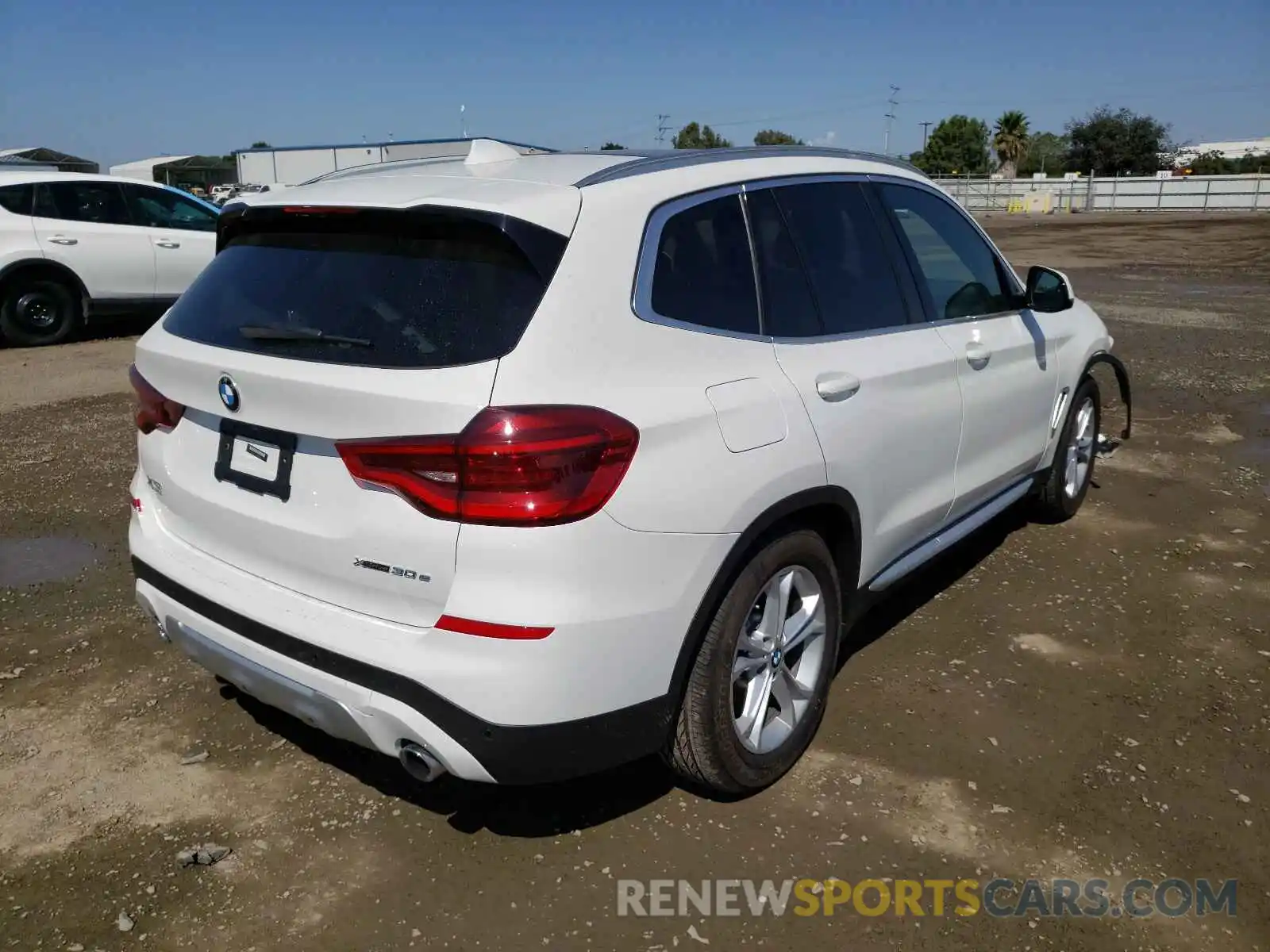 4 Photograph of a damaged car 5UXTS1C06M9H70697 BMW X3 2021