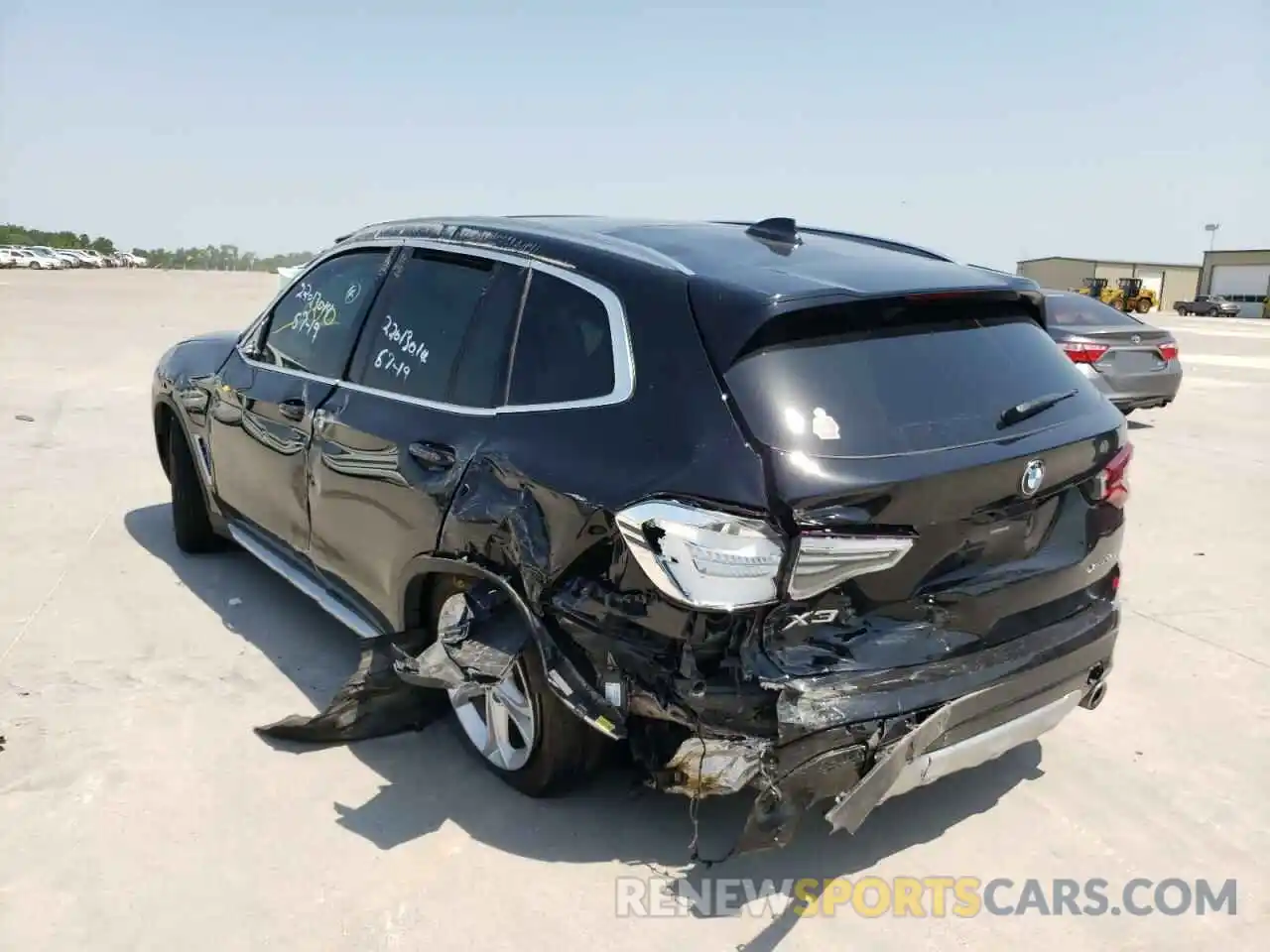 3 Photograph of a damaged car 5UXTS1C08M9H30119 BMW X3 2021