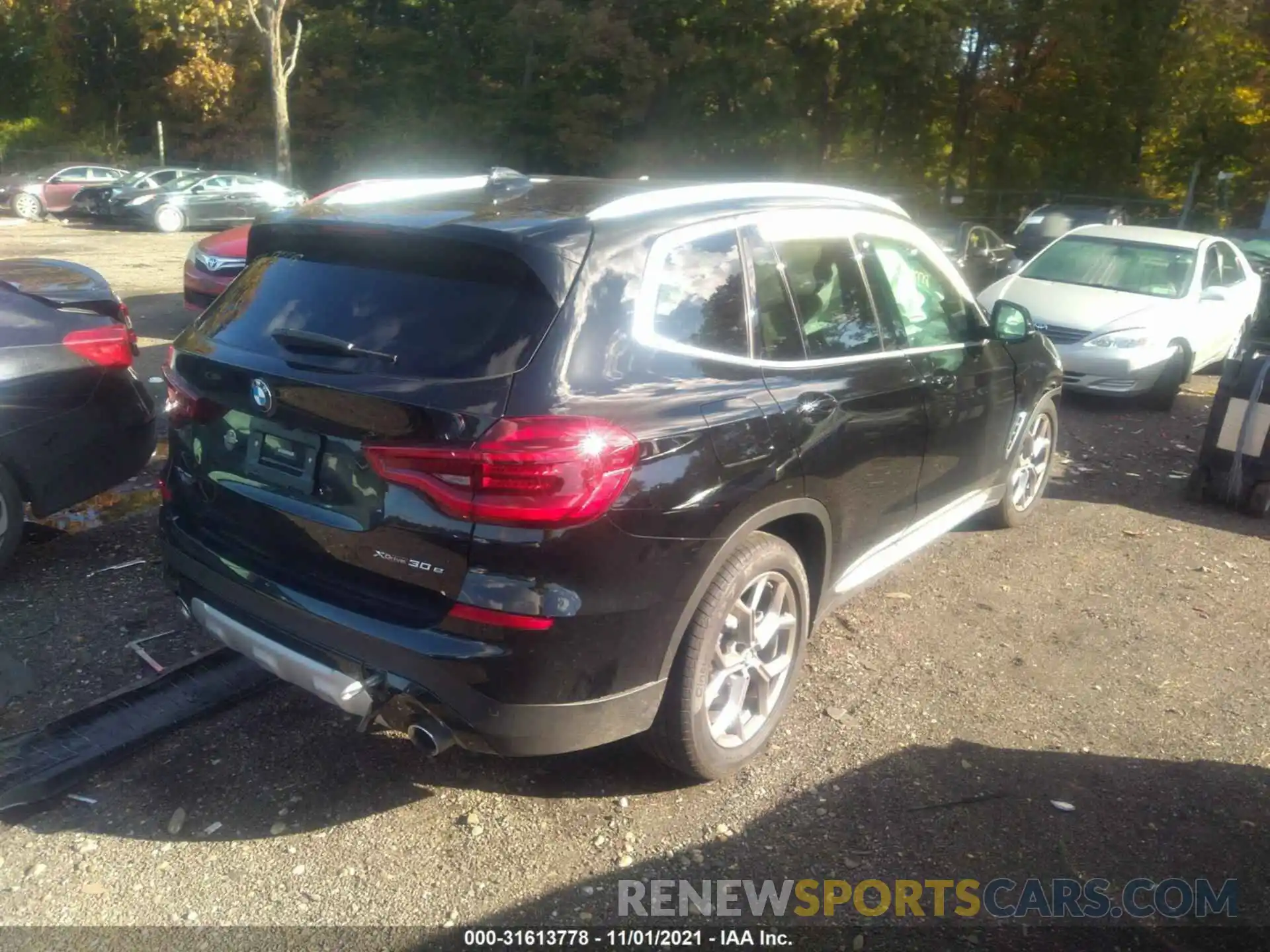 4 Photograph of a damaged car 5UXTS1C09M9F20113 BMW X3 2021