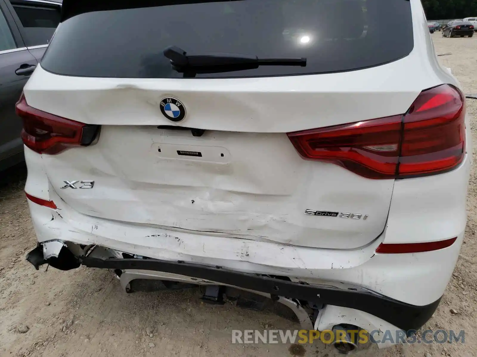 9 Photograph of a damaged car 5UXTY3C00M9E72608 BMW X3 2021