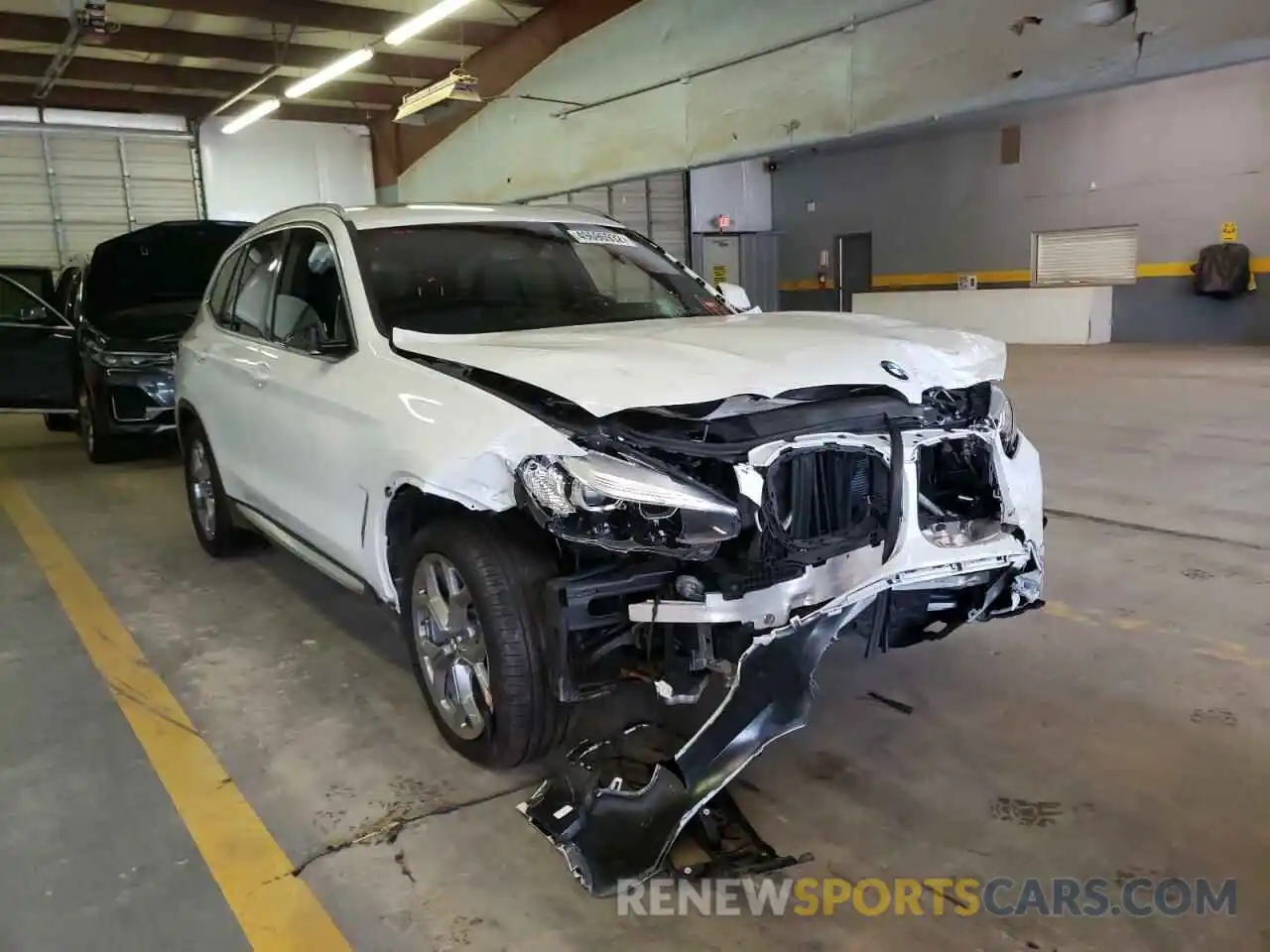 1 Photograph of a damaged car 5UXTY3C00M9F20303 BMW X3 2021