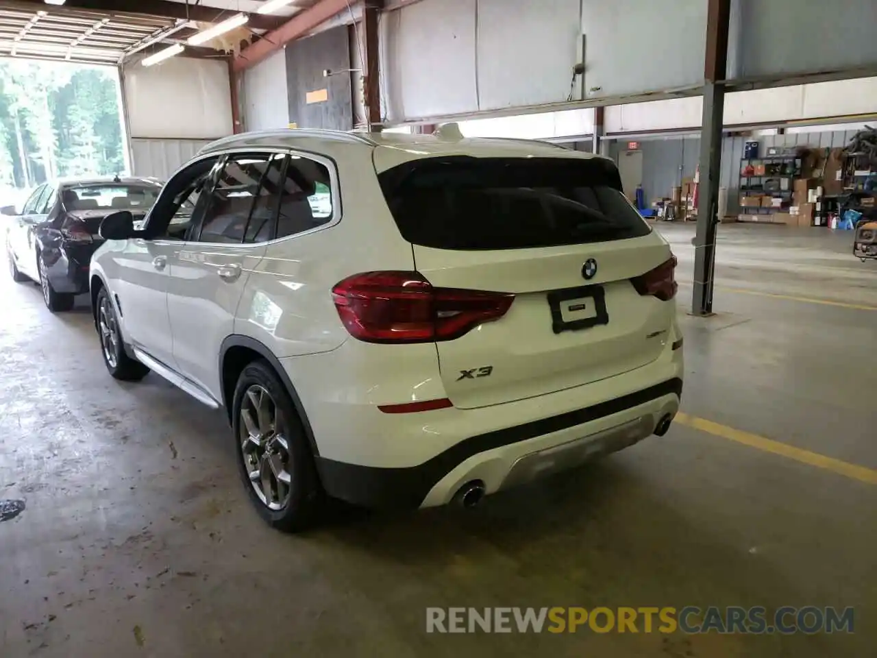 3 Photograph of a damaged car 5UXTY3C00M9F20303 BMW X3 2021