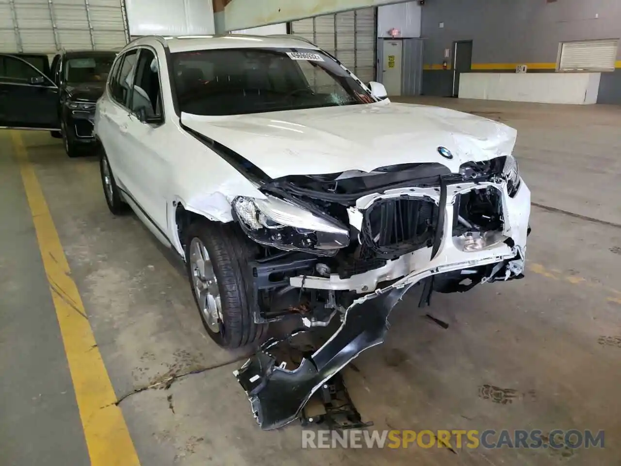 9 Photograph of a damaged car 5UXTY3C00M9F20303 BMW X3 2021