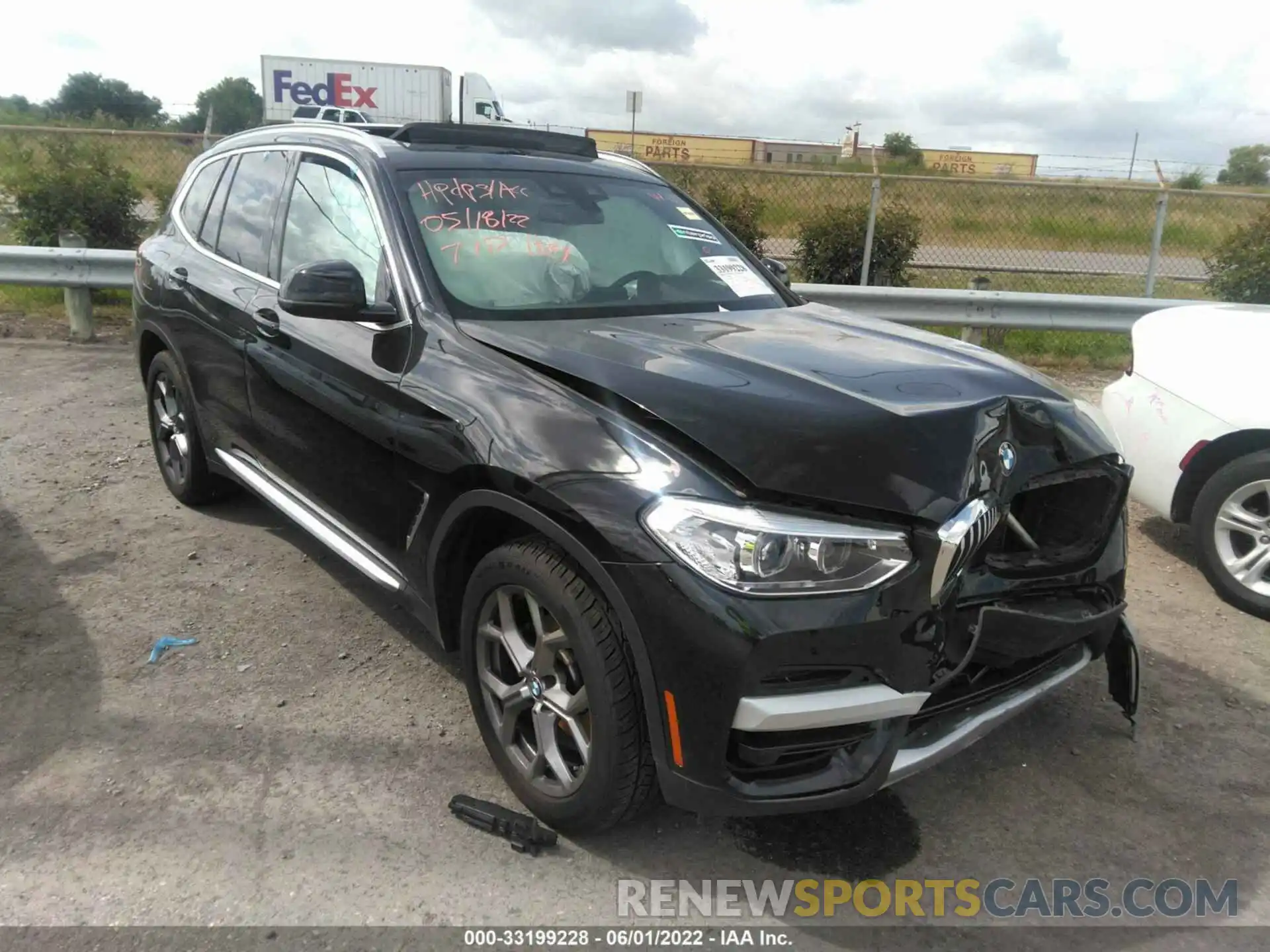 1 Photograph of a damaged car 5UXTY3C00M9F66374 BMW X3 2021