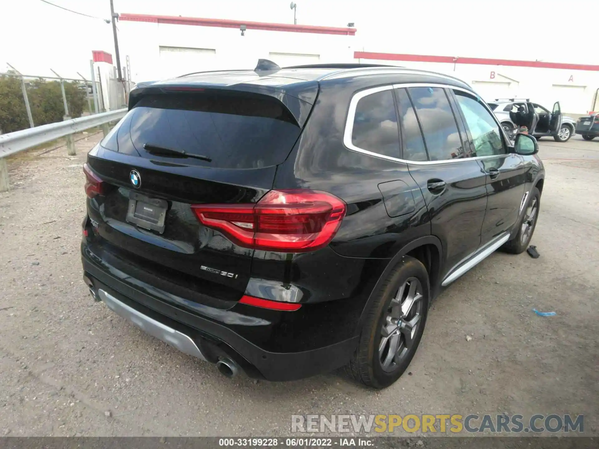 4 Photograph of a damaged car 5UXTY3C00M9F66374 BMW X3 2021