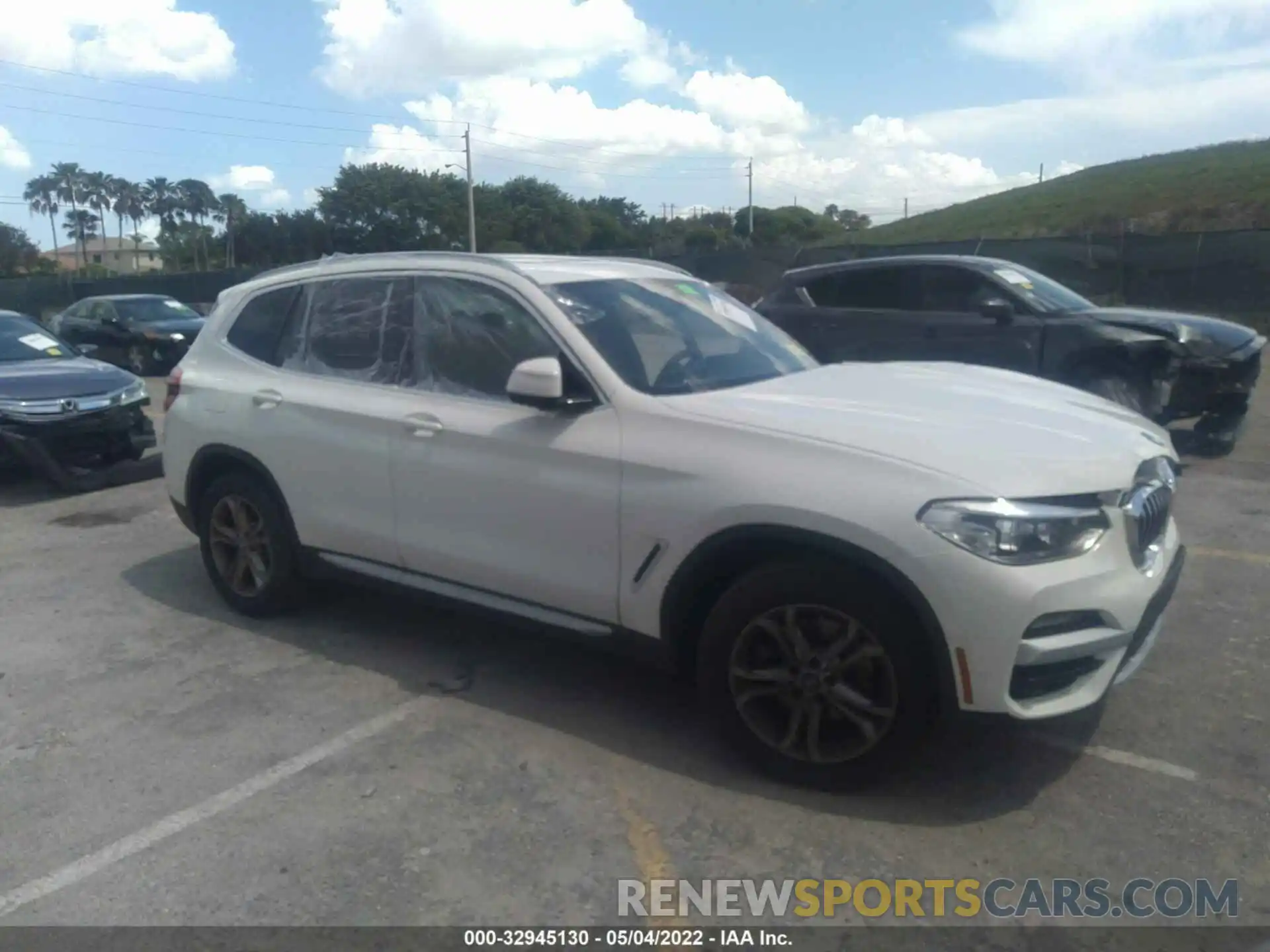 1 Photograph of a damaged car 5UXTY3C00M9F99097 BMW X3 2021