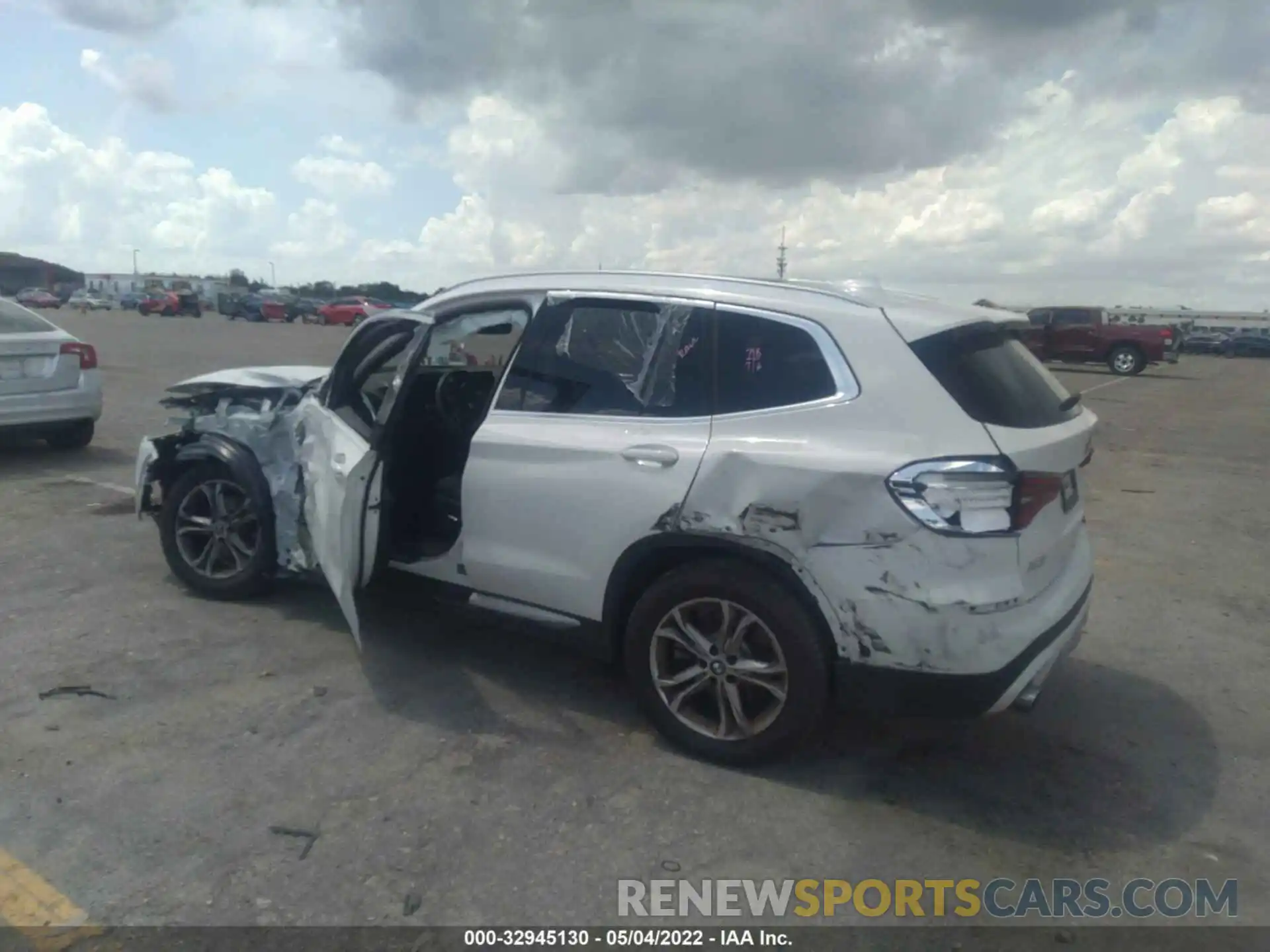 3 Photograph of a damaged car 5UXTY3C00M9F99097 BMW X3 2021