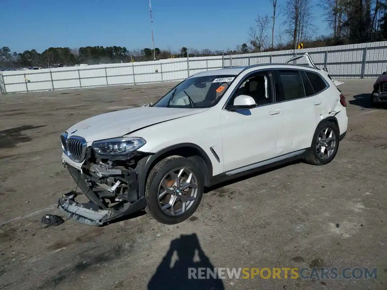 1 Photograph of a damaged car 5UXTY3C01M9E37348 BMW X3 2021