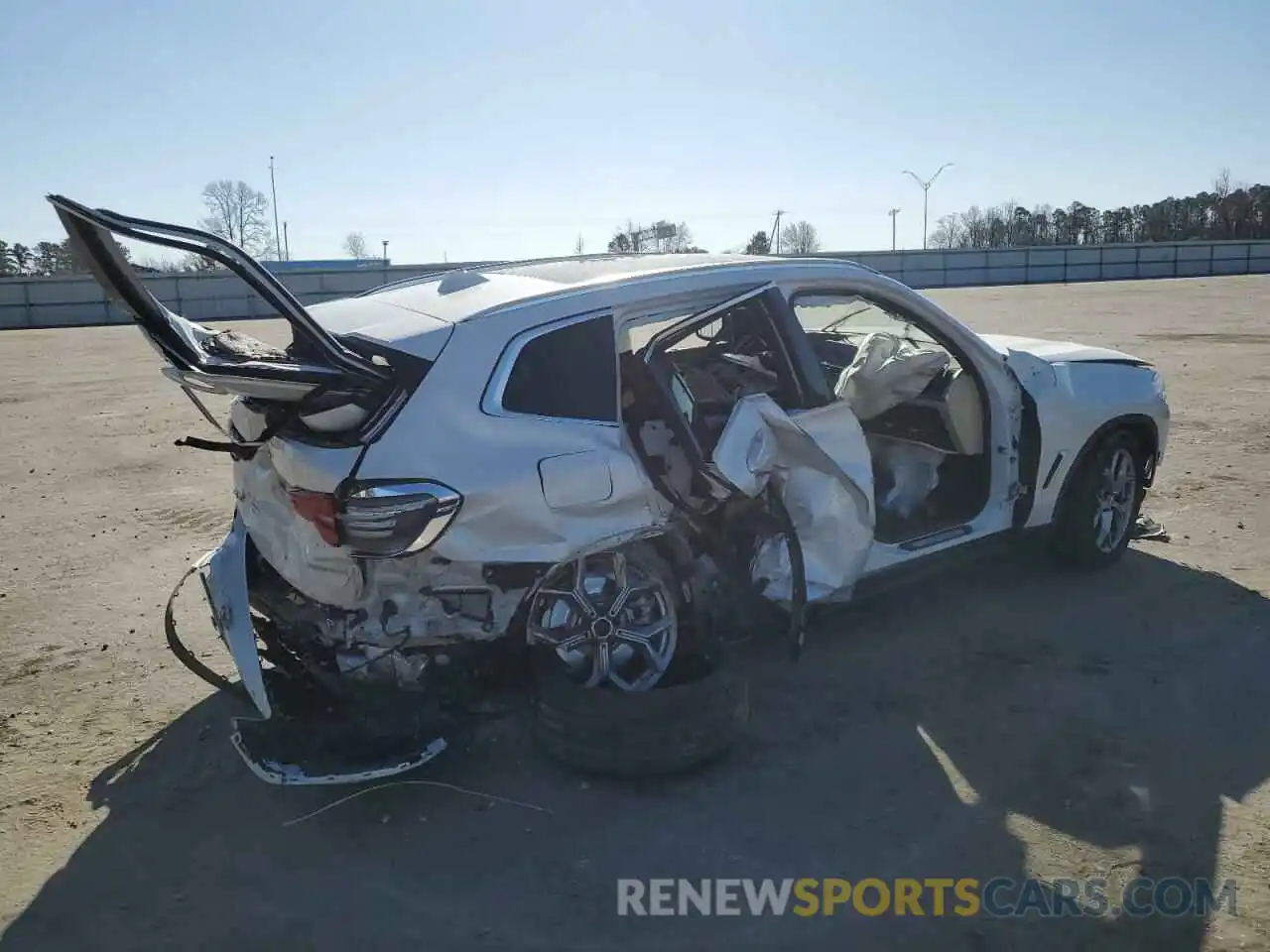 3 Photograph of a damaged car 5UXTY3C01M9E37348 BMW X3 2021