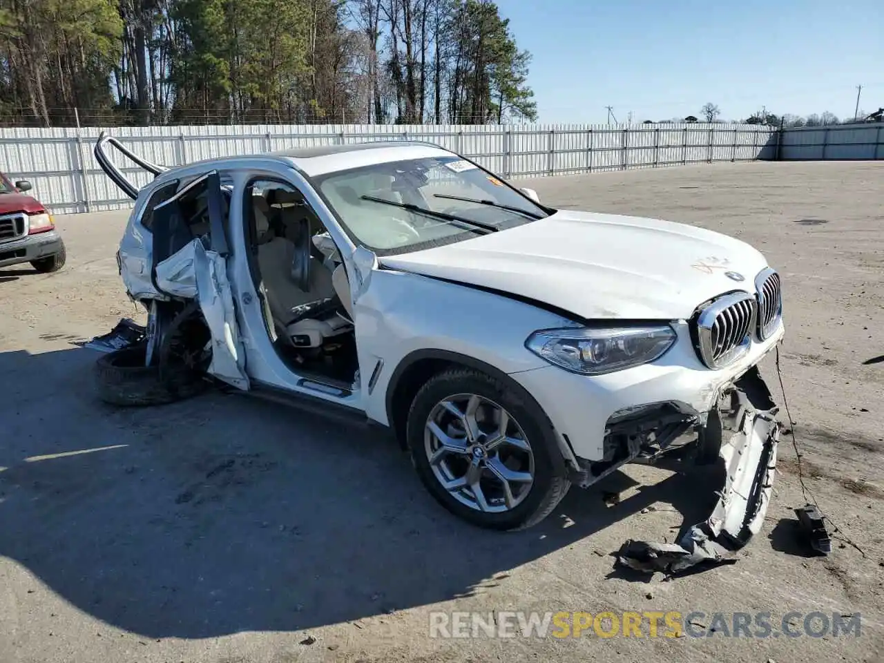 4 Photograph of a damaged car 5UXTY3C01M9E37348 BMW X3 2021