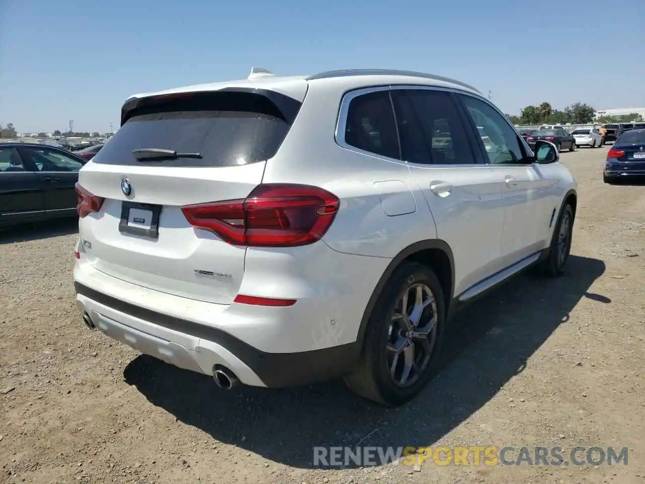 4 Photograph of a damaged car 5UXTY3C02M9D89956 BMW X3 2021