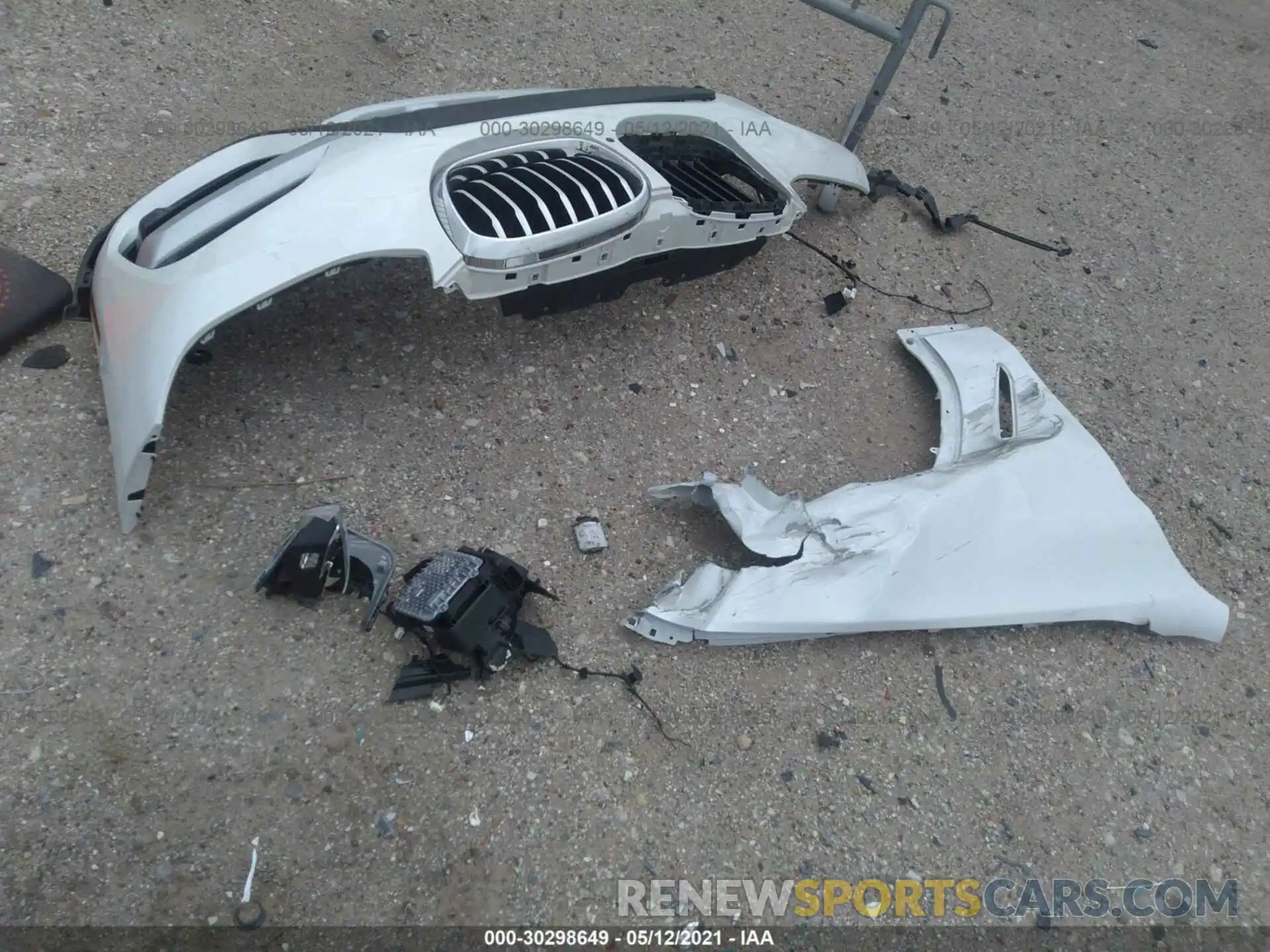 12 Photograph of a damaged car 5UXTY3C02M9E39478 BMW X3 2021
