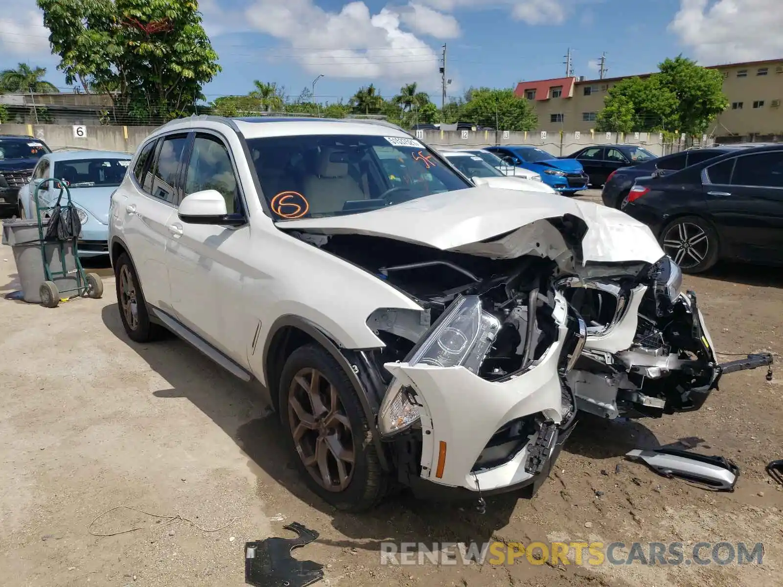 1 Photograph of a damaged car 5UXTY3C02M9F13577 BMW X3 2021