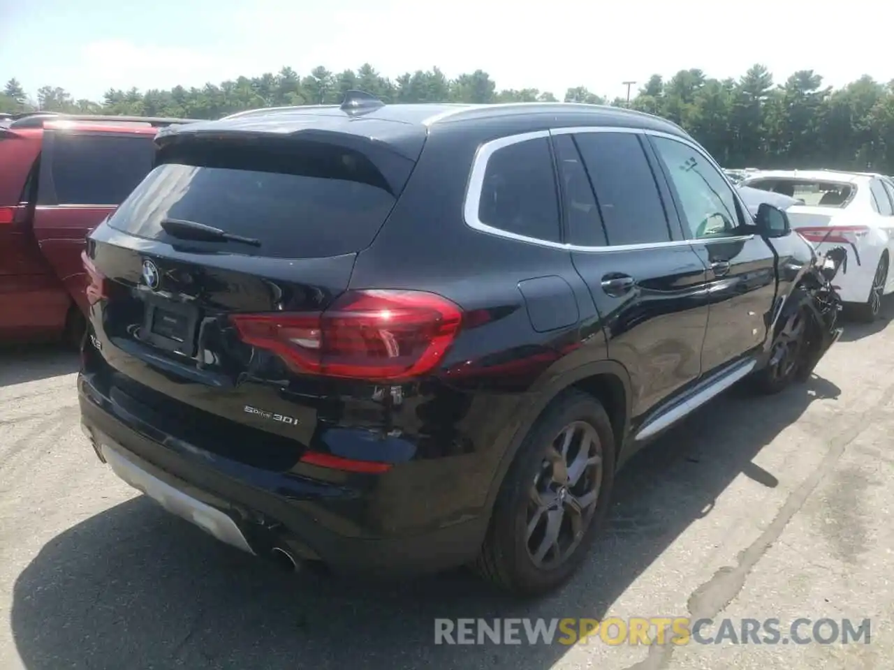 4 Photograph of a damaged car 5UXTY3C02M9F68336 BMW X3 2021