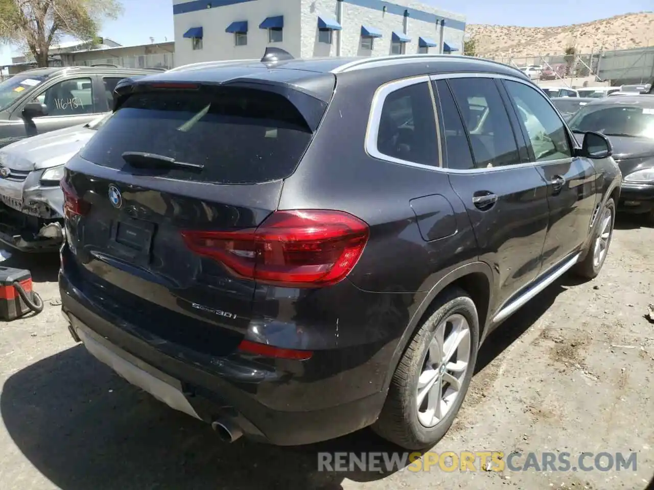 4 Photograph of a damaged car 5UXTY3C03M9H04022 BMW X3 2021