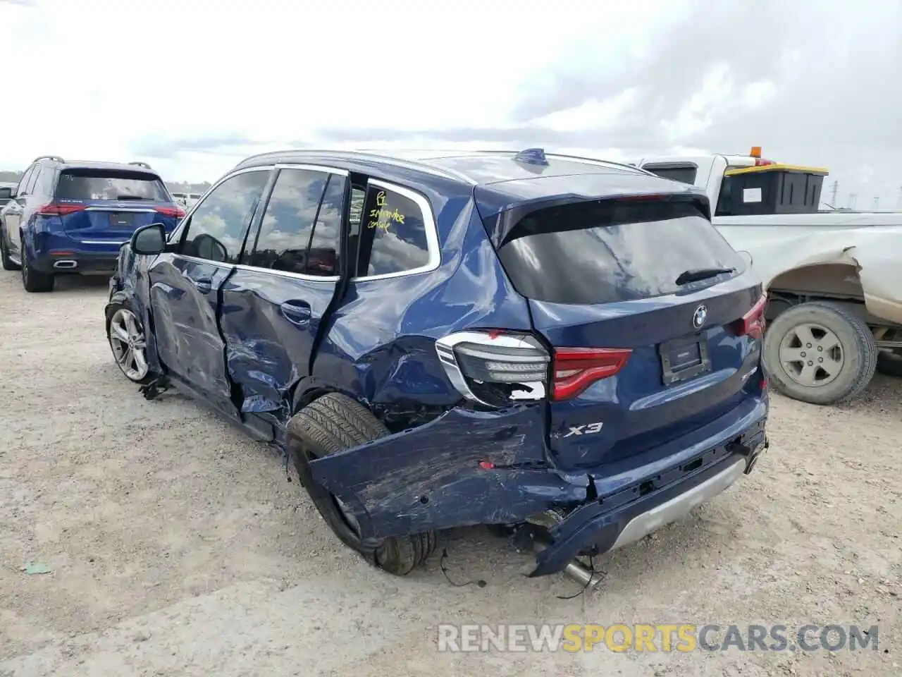 3 Photograph of a damaged car 5UXTY3C04M9E65600 BMW X3 2021