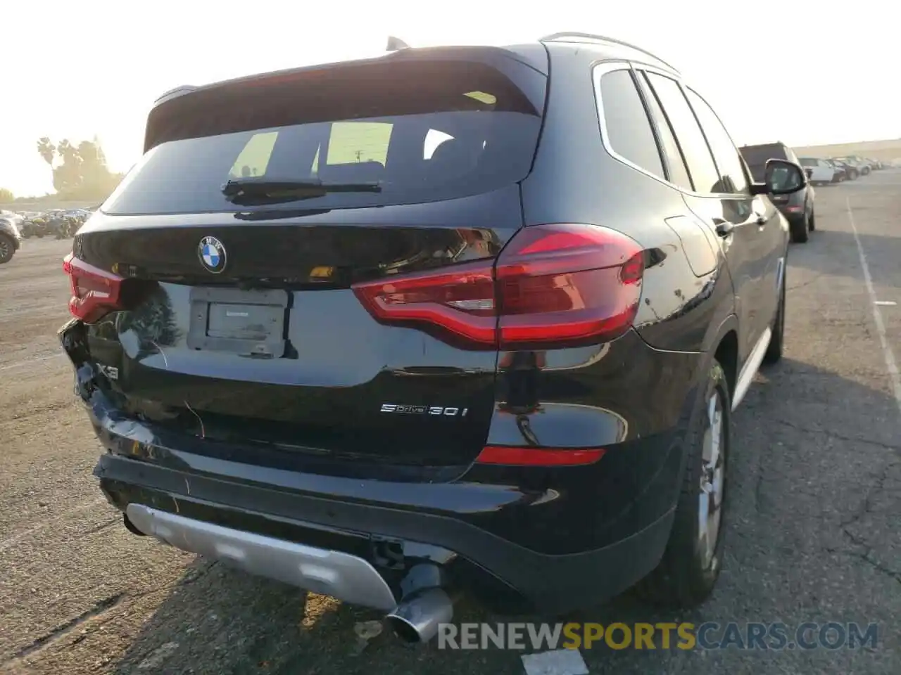 4 Photograph of a damaged car 5UXTY3C04M9F57743 BMW X3 2021