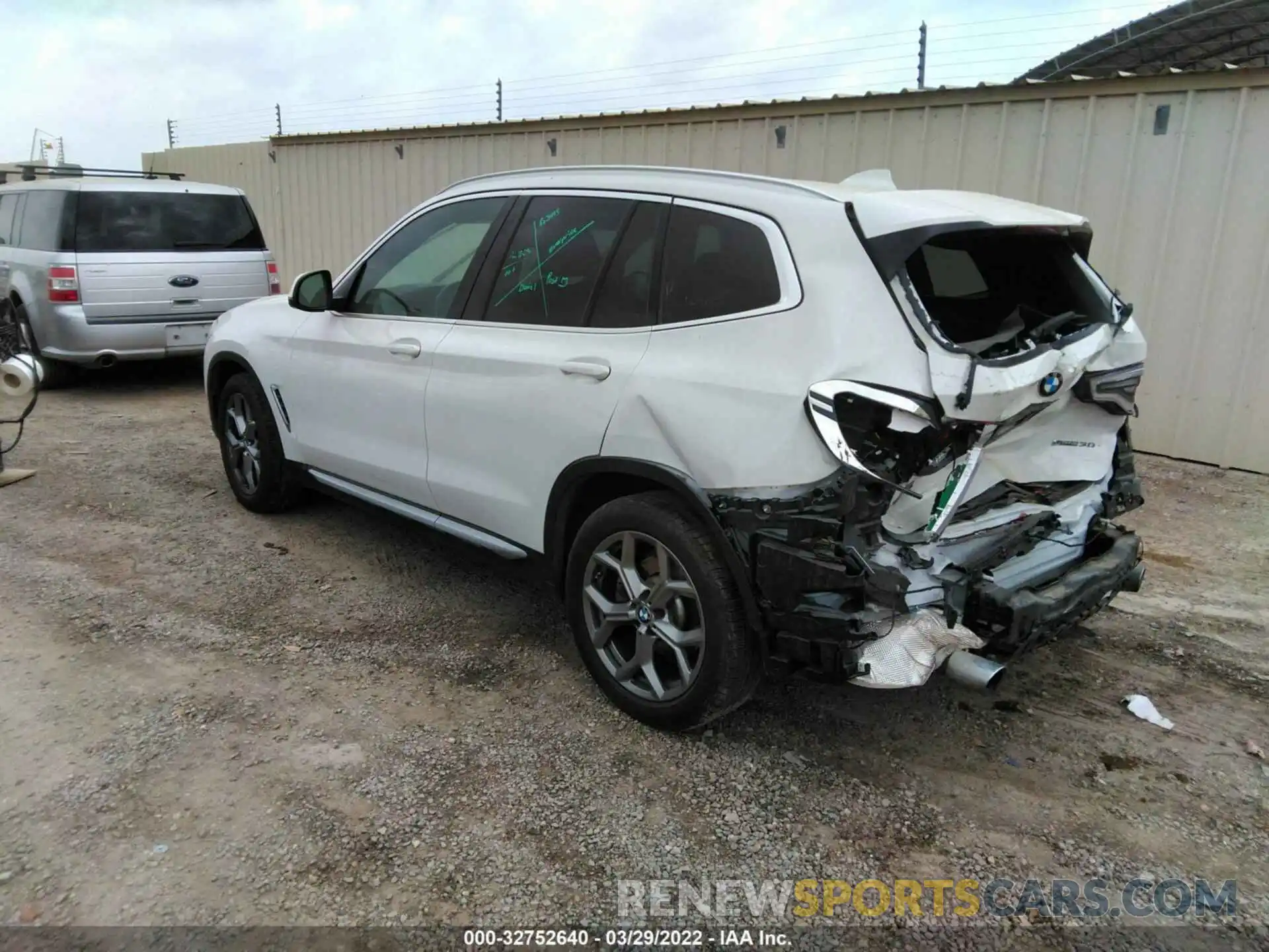 3 Photograph of a damaged car 5UXTY3C04M9F71612 BMW X3 2021