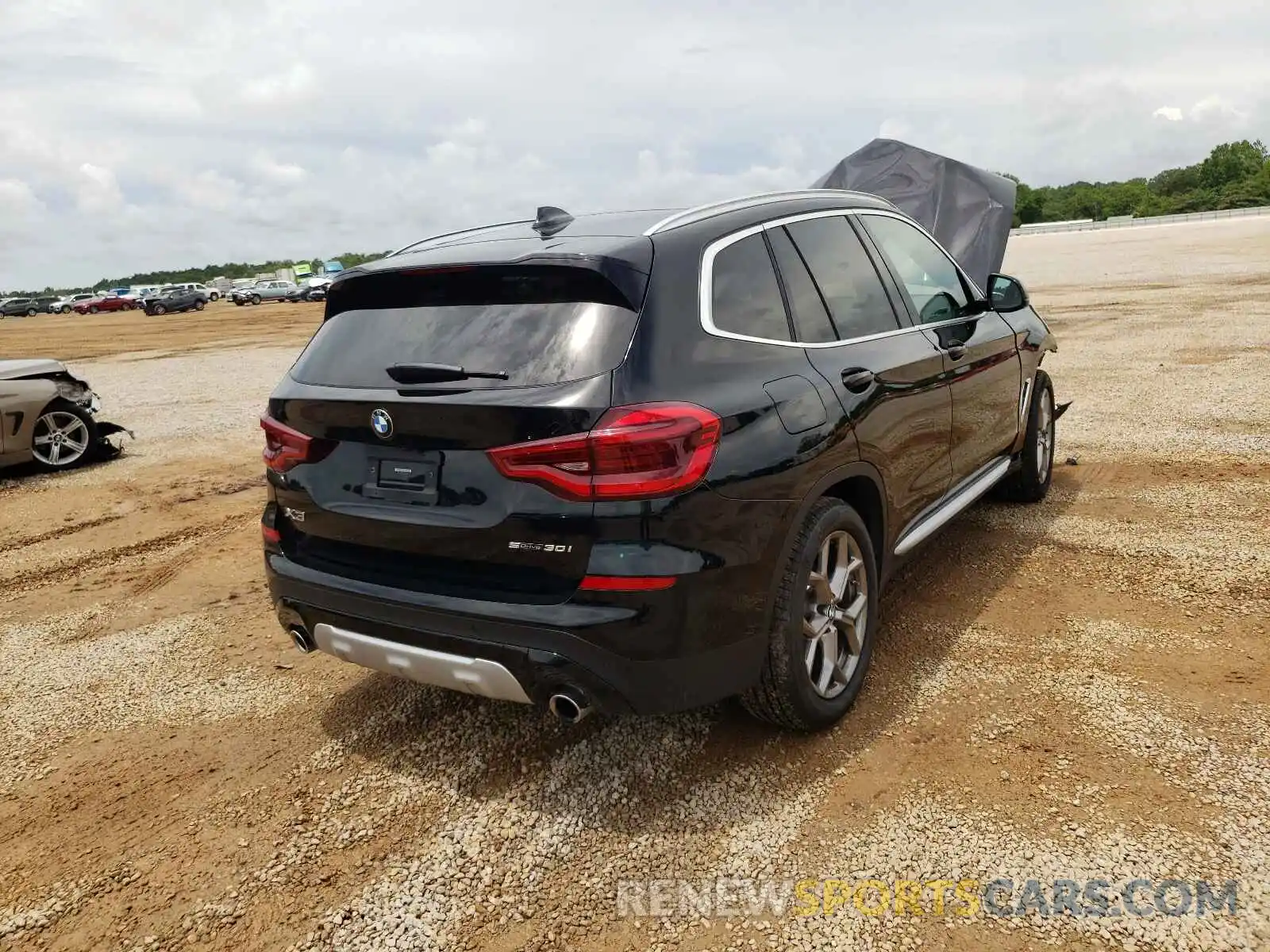 4 Photograph of a damaged car 5UXTY3C04M9G18508 BMW X3 2021