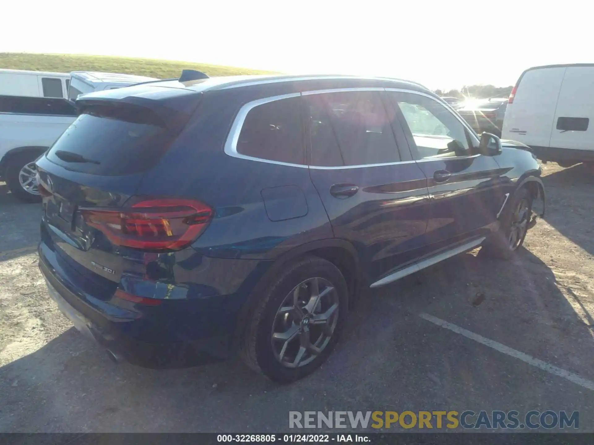 4 Photograph of a damaged car 5UXTY3C05M9G36600 BMW X3 2021