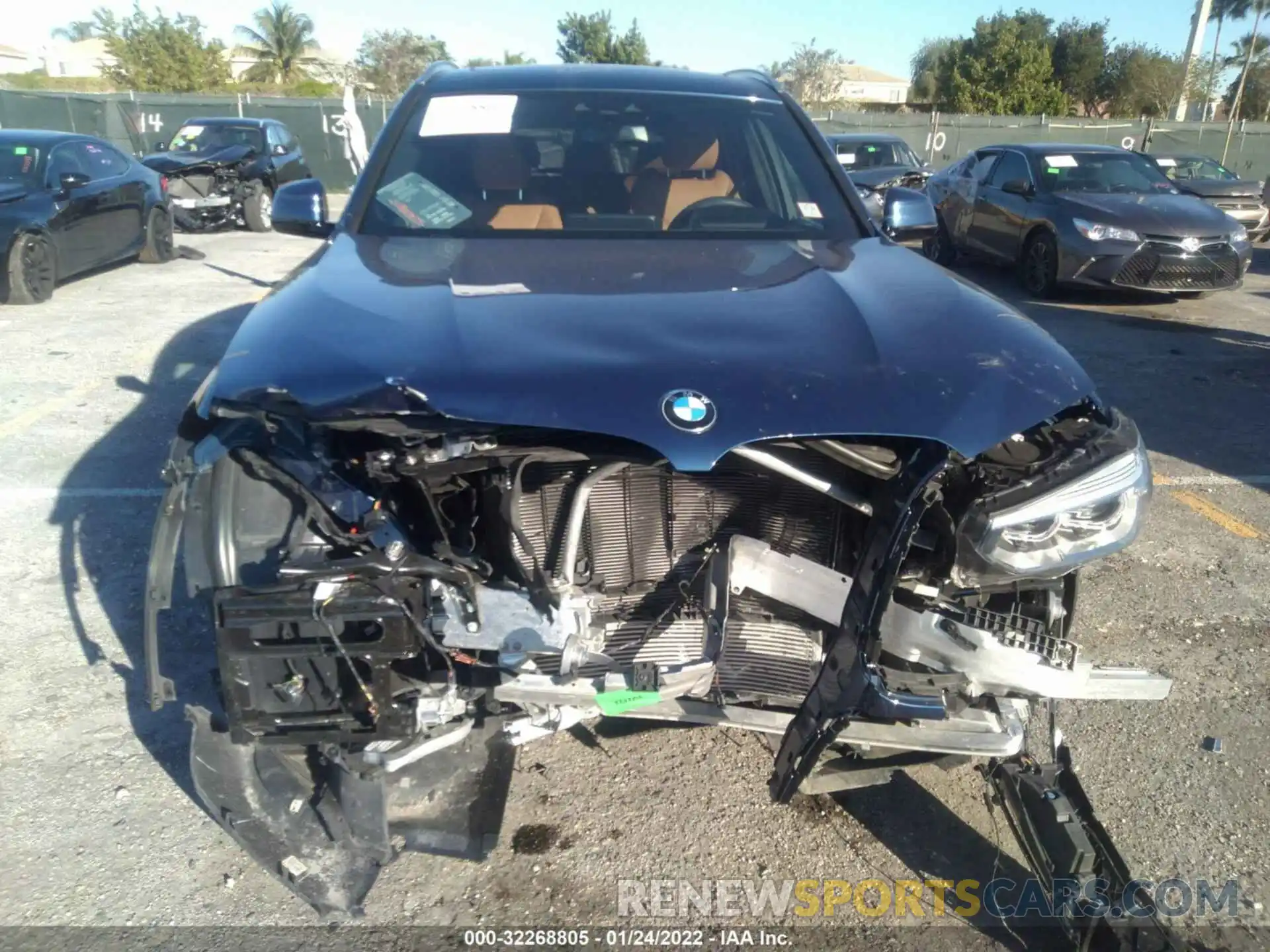 6 Photograph of a damaged car 5UXTY3C05M9G36600 BMW X3 2021