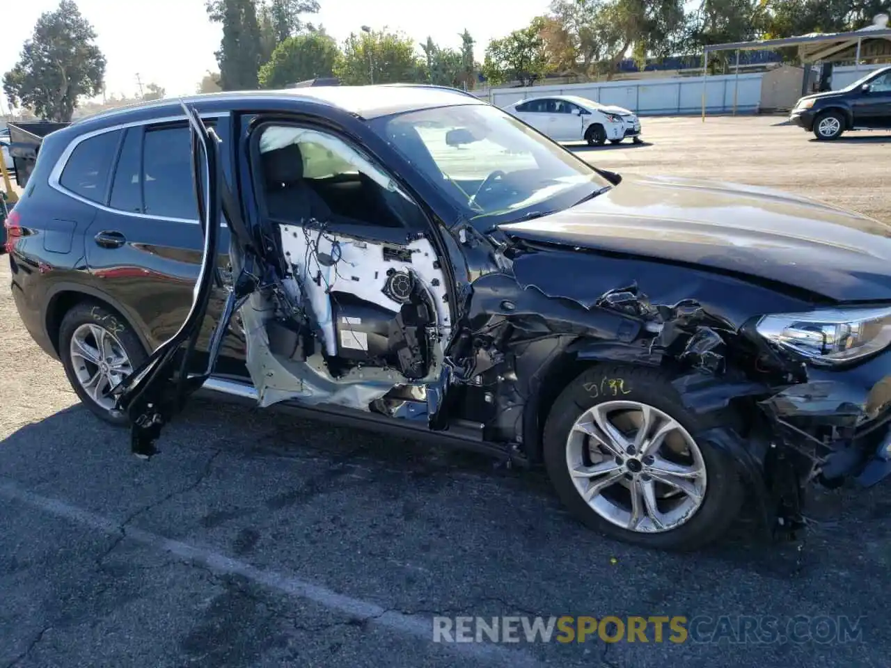 9 Photograph of a damaged car 5UXTY3C05M9H37782 BMW X3 2021