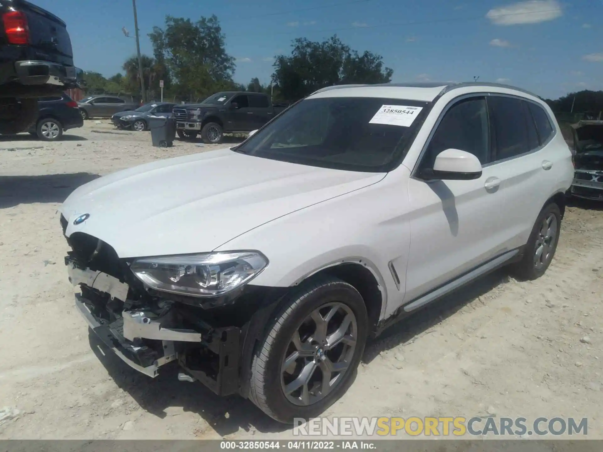 2 Photograph of a damaged car 5UXTY3C06M9F07510 BMW X3 2021